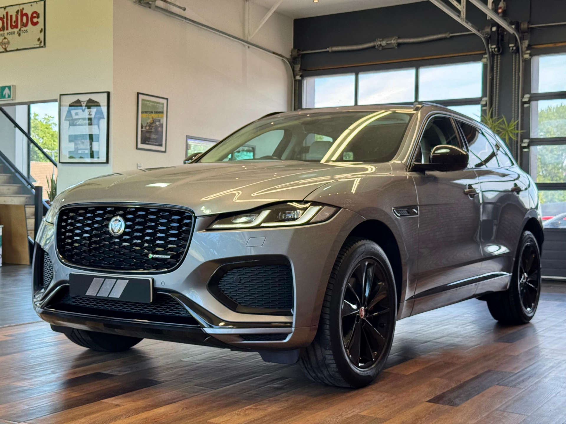 2022 Jaguar F-PACE thumbnail 8