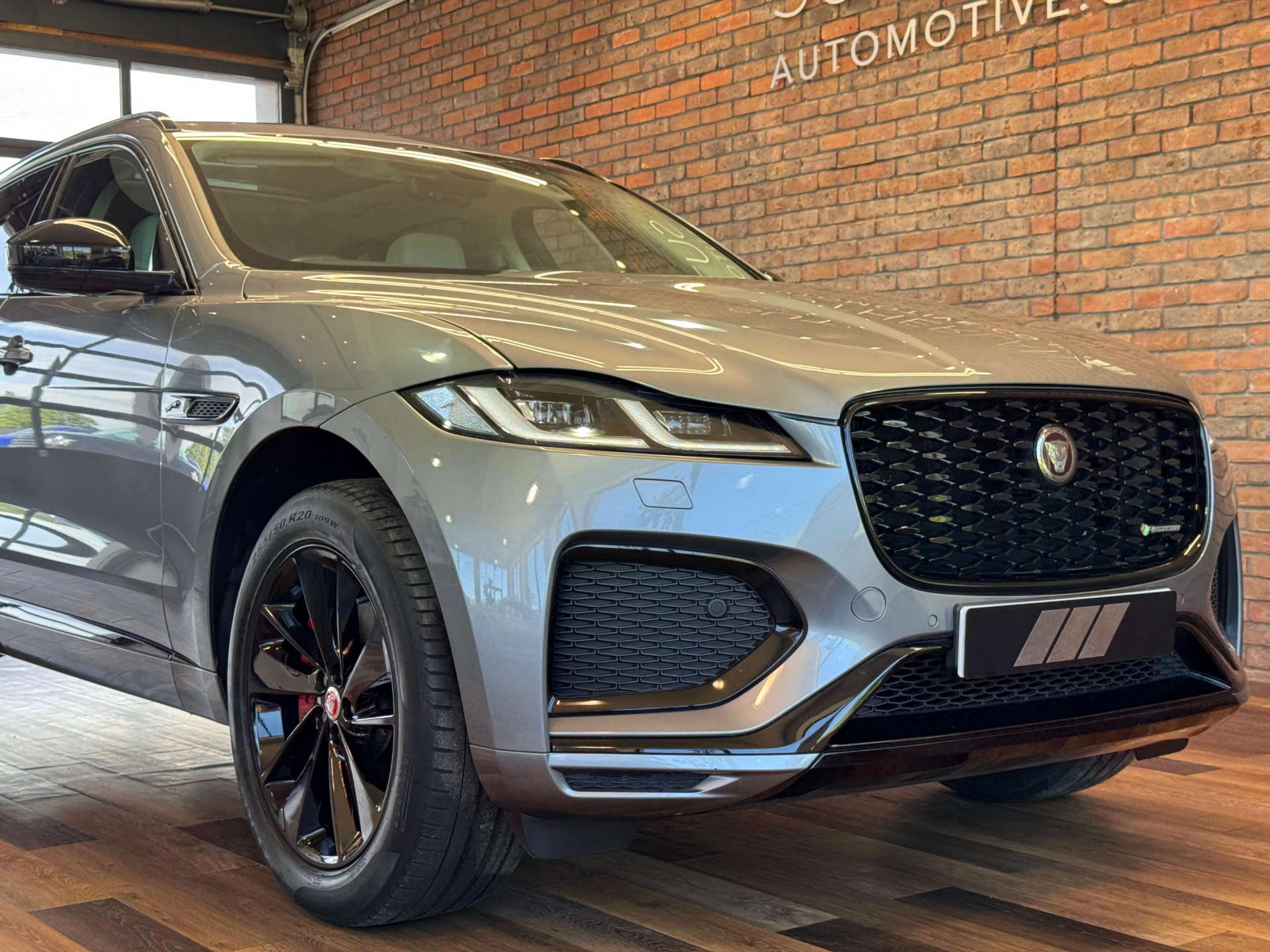 2022 Jaguar F-PACE thumbnail 9