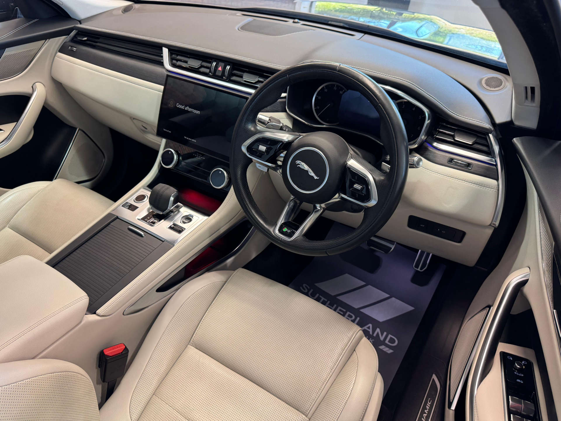 JAGUAR F-PACE 2.0 F-PACE R-Dynamic Black AWD Auto 4WD 5dr #30