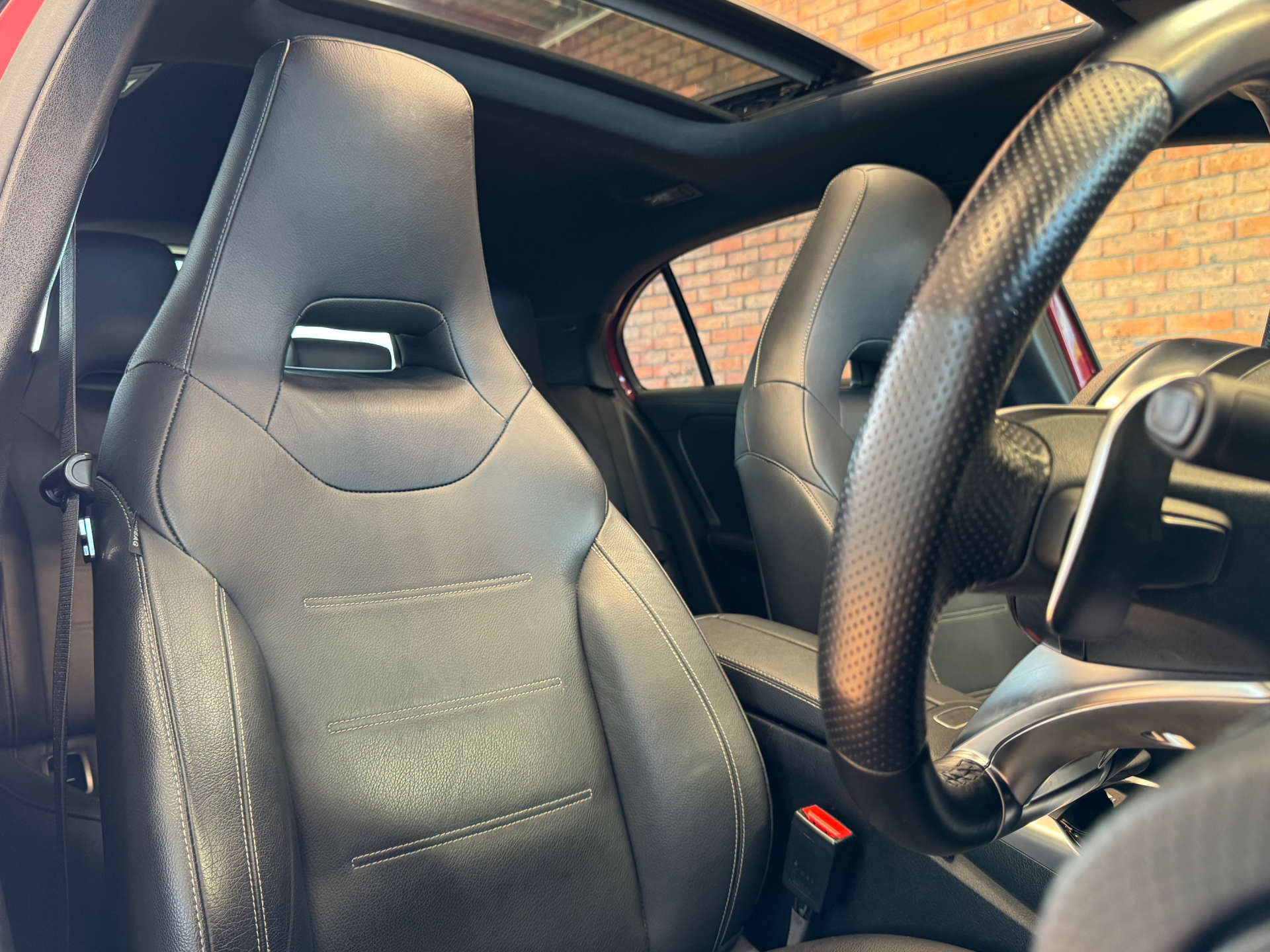 MERCEDES-BENZ A-CLASS 2.0 AMG A 35 Premium+ 4Matic Edition Auto 4WD 5dr #26