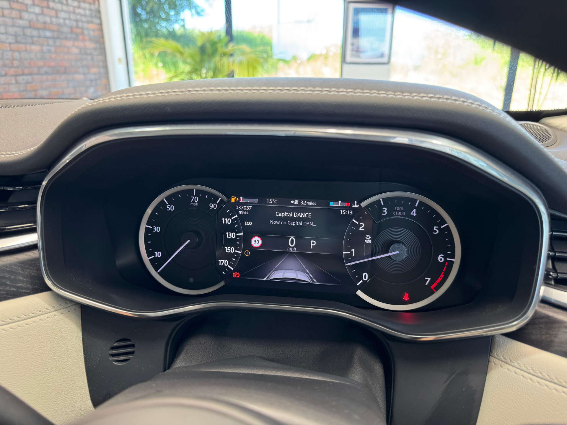 JAGUAR F-PACE 2.0 F-PACE R-Dynamic Black AWD Auto 4WD 5dr #54