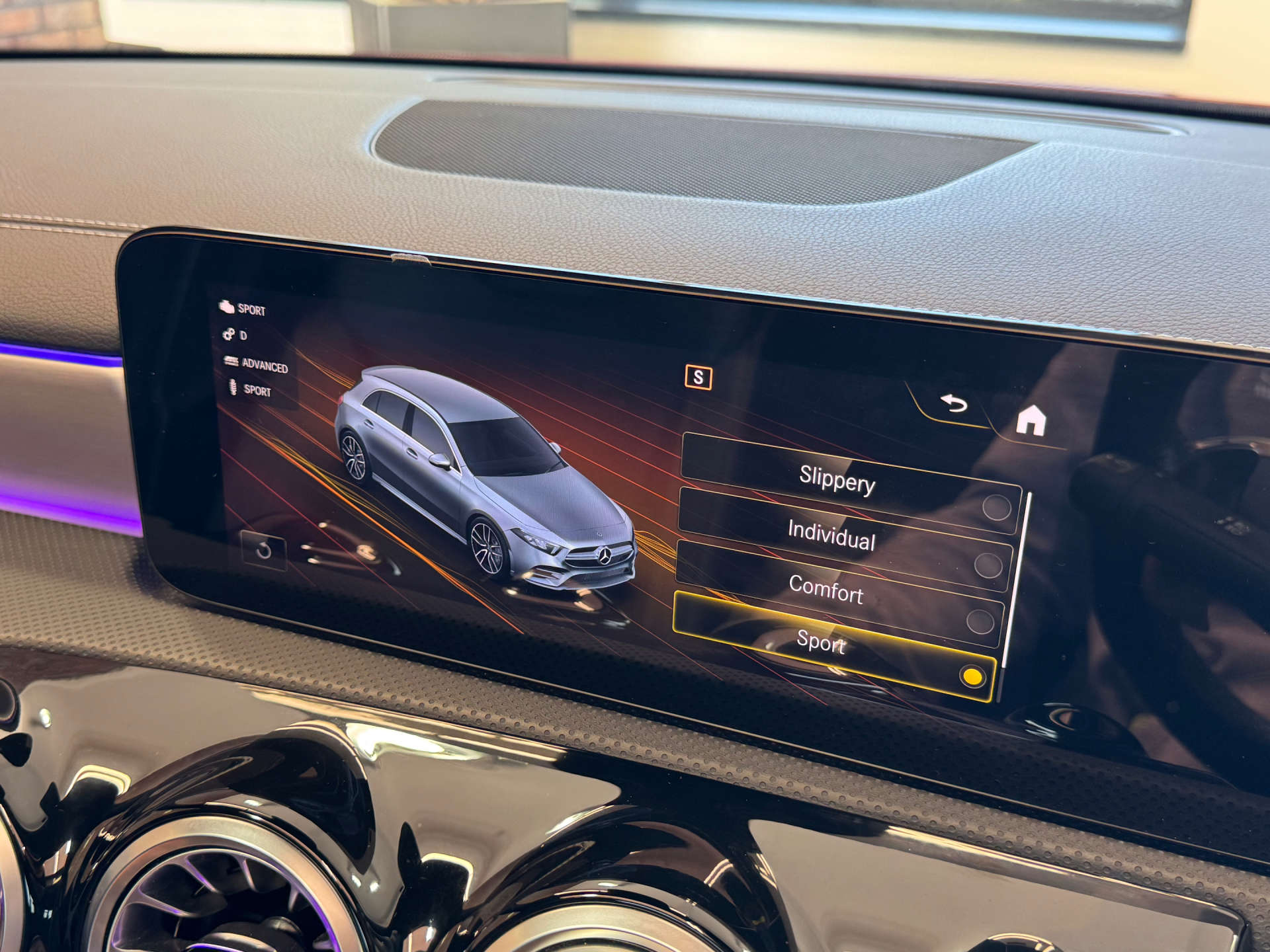 MERCEDES-BENZ A-CLASS 2.0 AMG A 35 Premium+ 4Matic Edition Auto 4WD 5dr #39