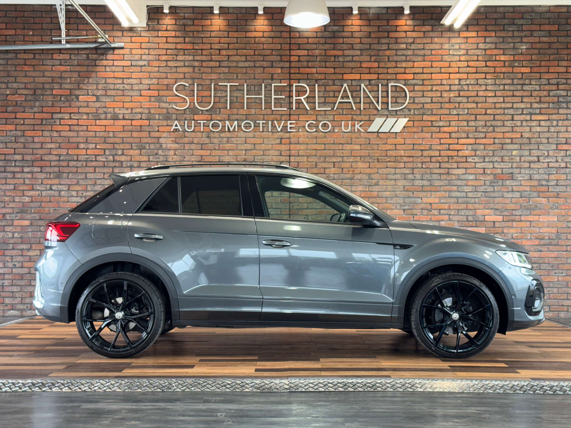 VOLKSWAGEN T-ROC 1.5 T-Roc R-Line TSI Semi-Auto 5dr #2