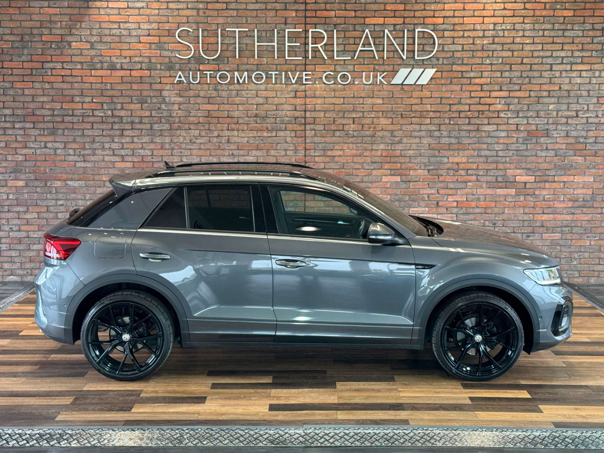VOLKSWAGEN T-ROC 1.5 T-Roc R-Line TSI Semi-Auto 5dr #3