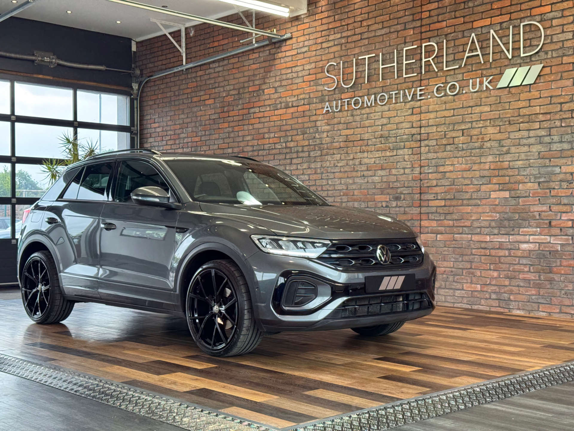 VOLKSWAGEN T-ROC 1.5 T-Roc R-Line TSI Semi-Auto 5dr #4