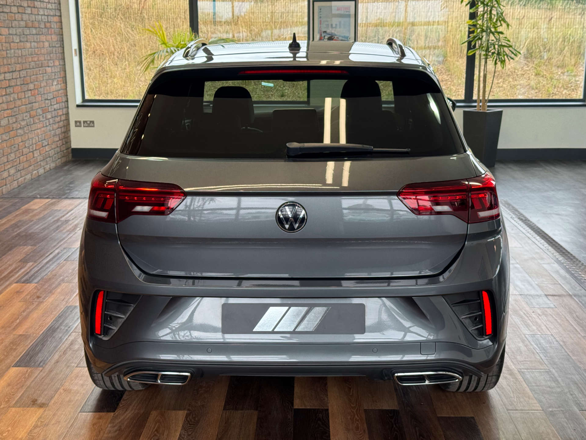VOLKSWAGEN T-ROC 1.5 T-Roc R-Line TSI Semi-Auto 5dr #8