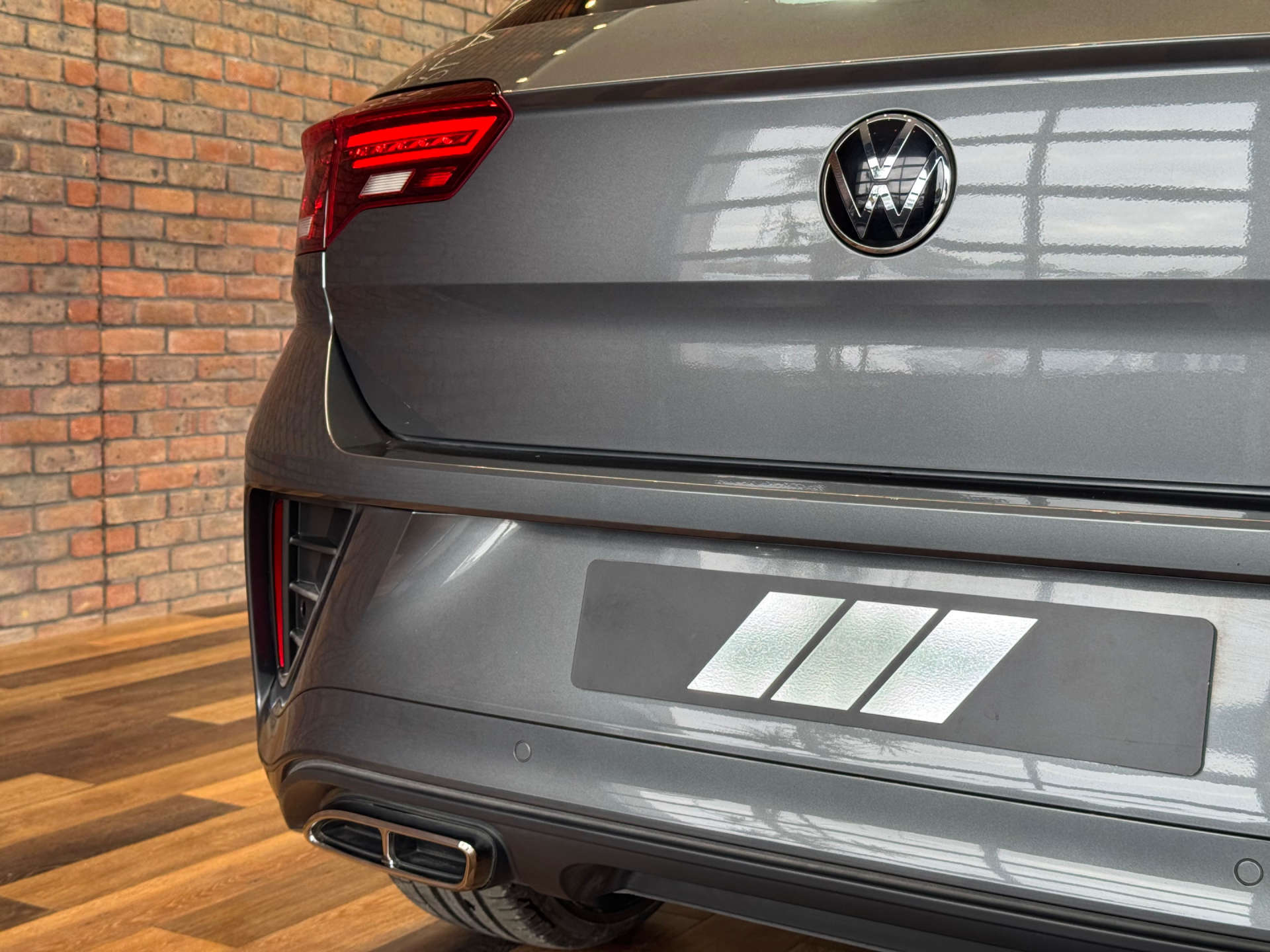 VOLKSWAGEN T-ROC 1.5 T-Roc R-Line TSI Semi-Auto 5dr #21