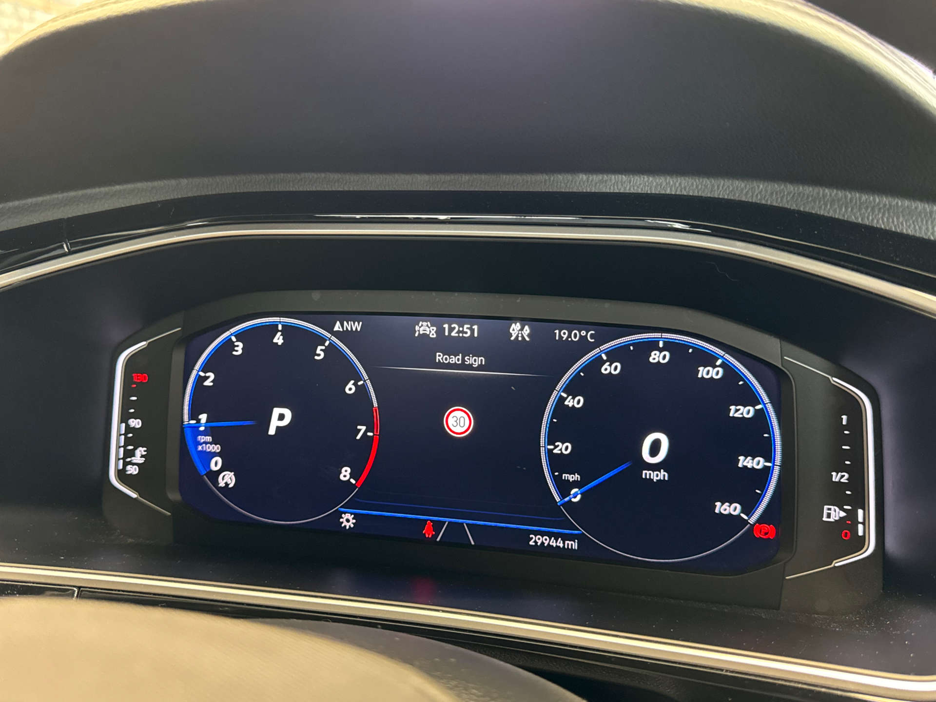 VOLKSWAGEN T-ROC 1.5 T-Roc R-Line TSI Semi-Auto 5dr #49