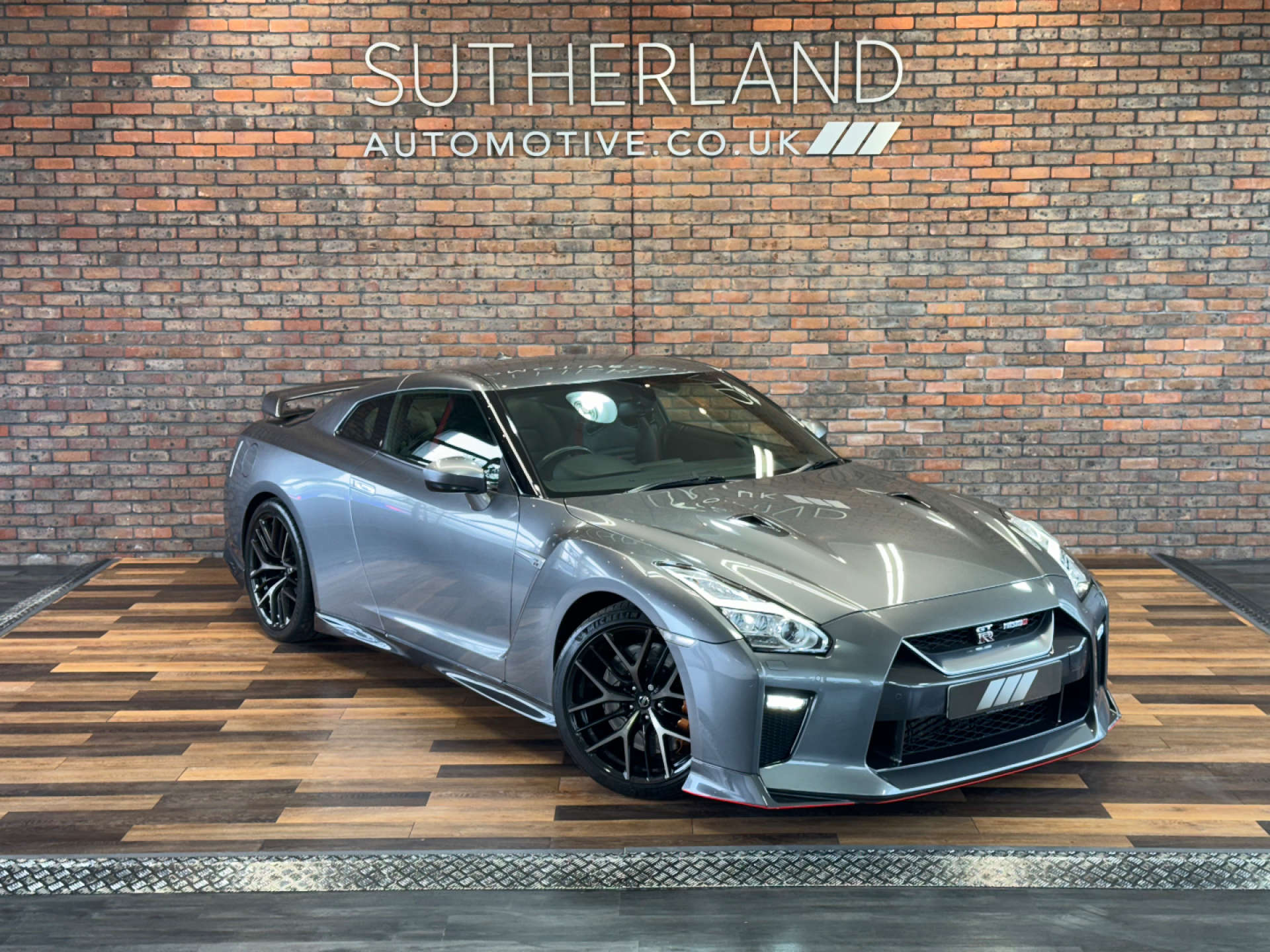 NISSAN GT-R 3.8 GT-R Recaro Semi-Auto 4WD 2dr #1
