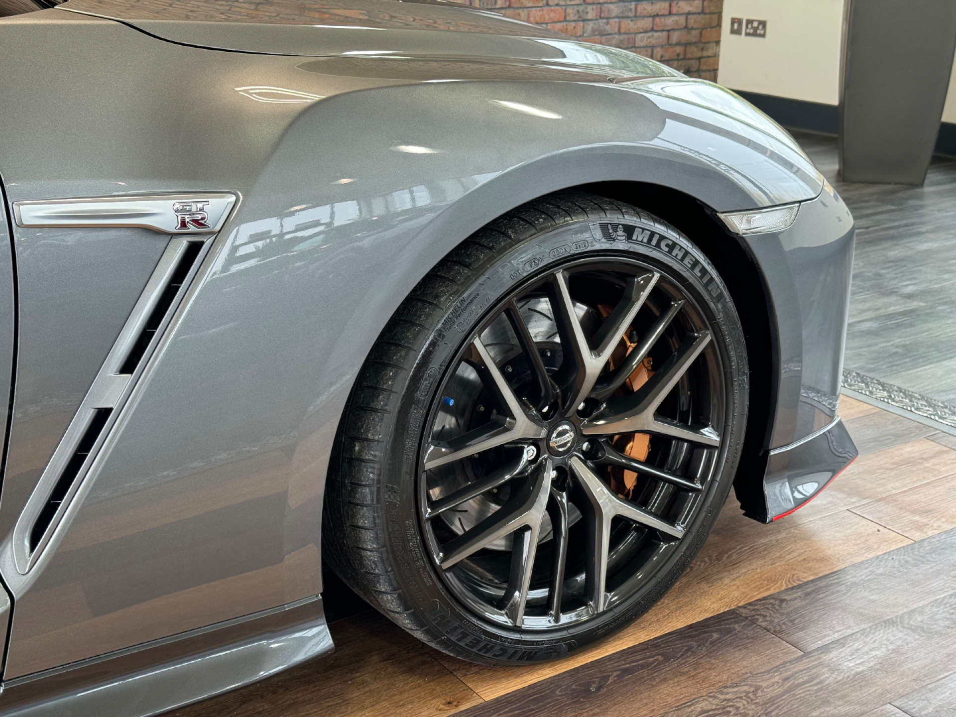 NISSAN GT-R 3.8 GT-R Recaro Semi-Auto 4WD 2dr #21