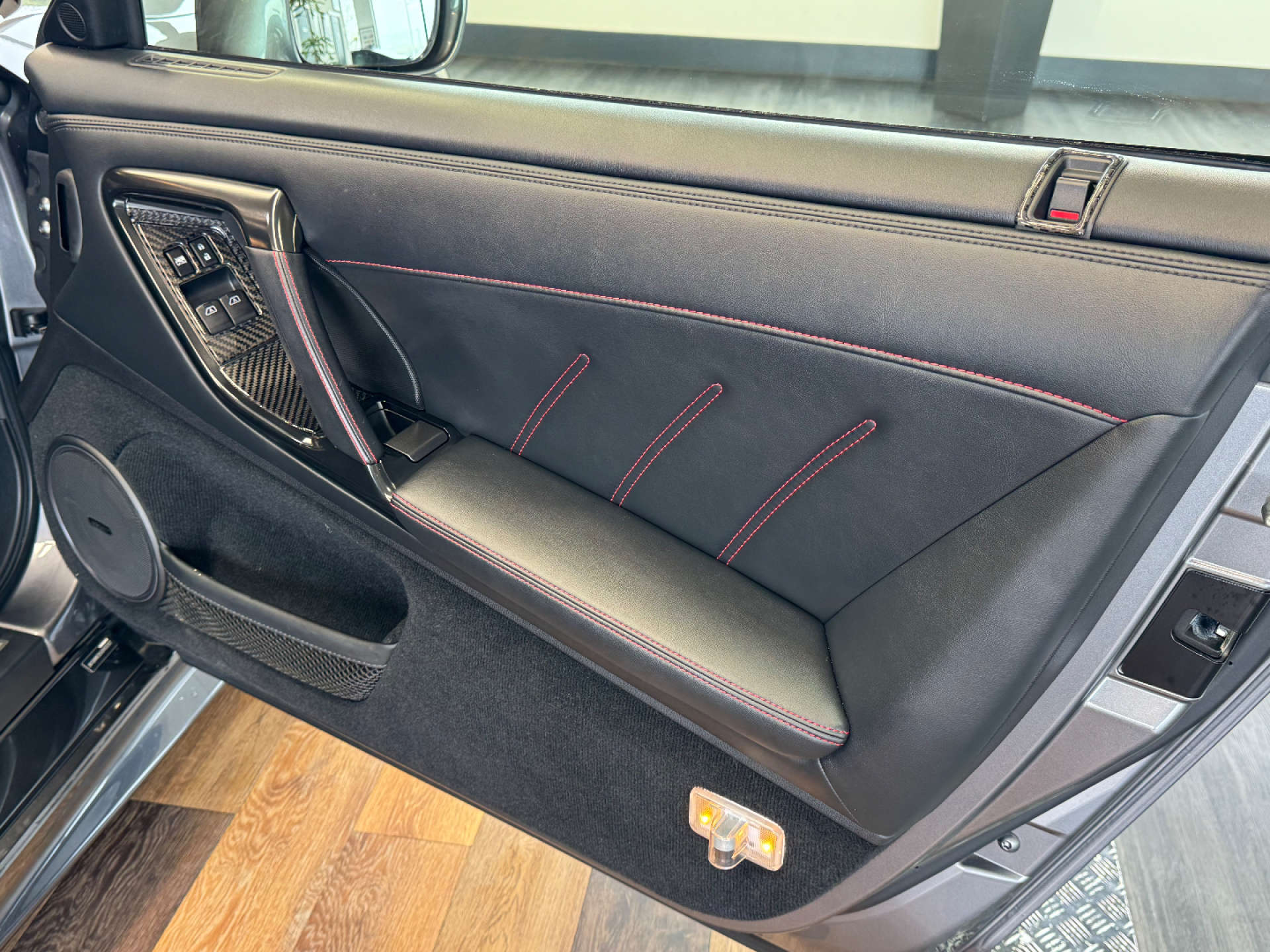 NISSAN GT-R 3.8 GT-R Recaro Semi-Auto 4WD 2dr #50