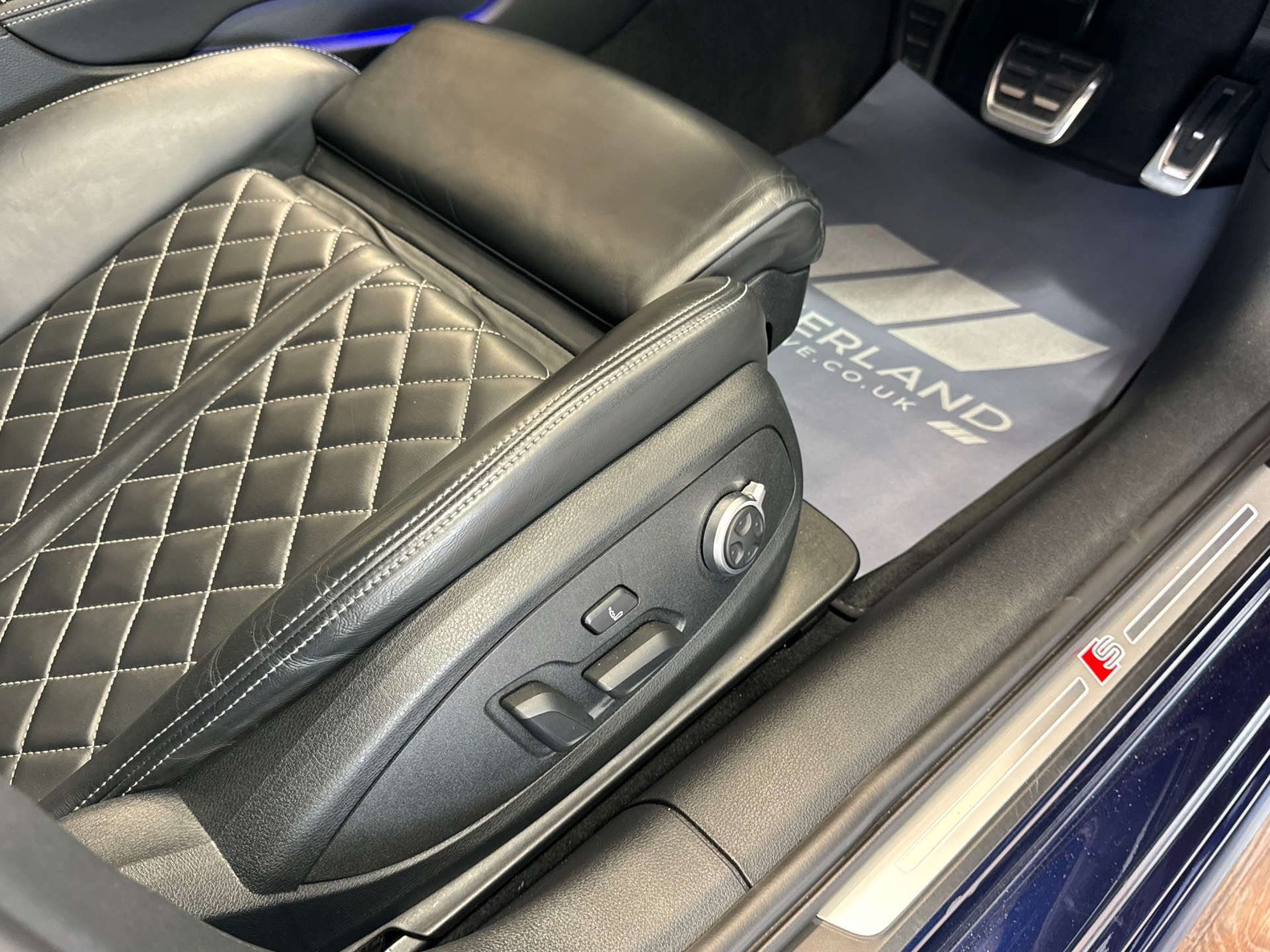 AUDI A4 3.0 S4 Black Edition TDI Quattro Auto 4WD 4dr #30