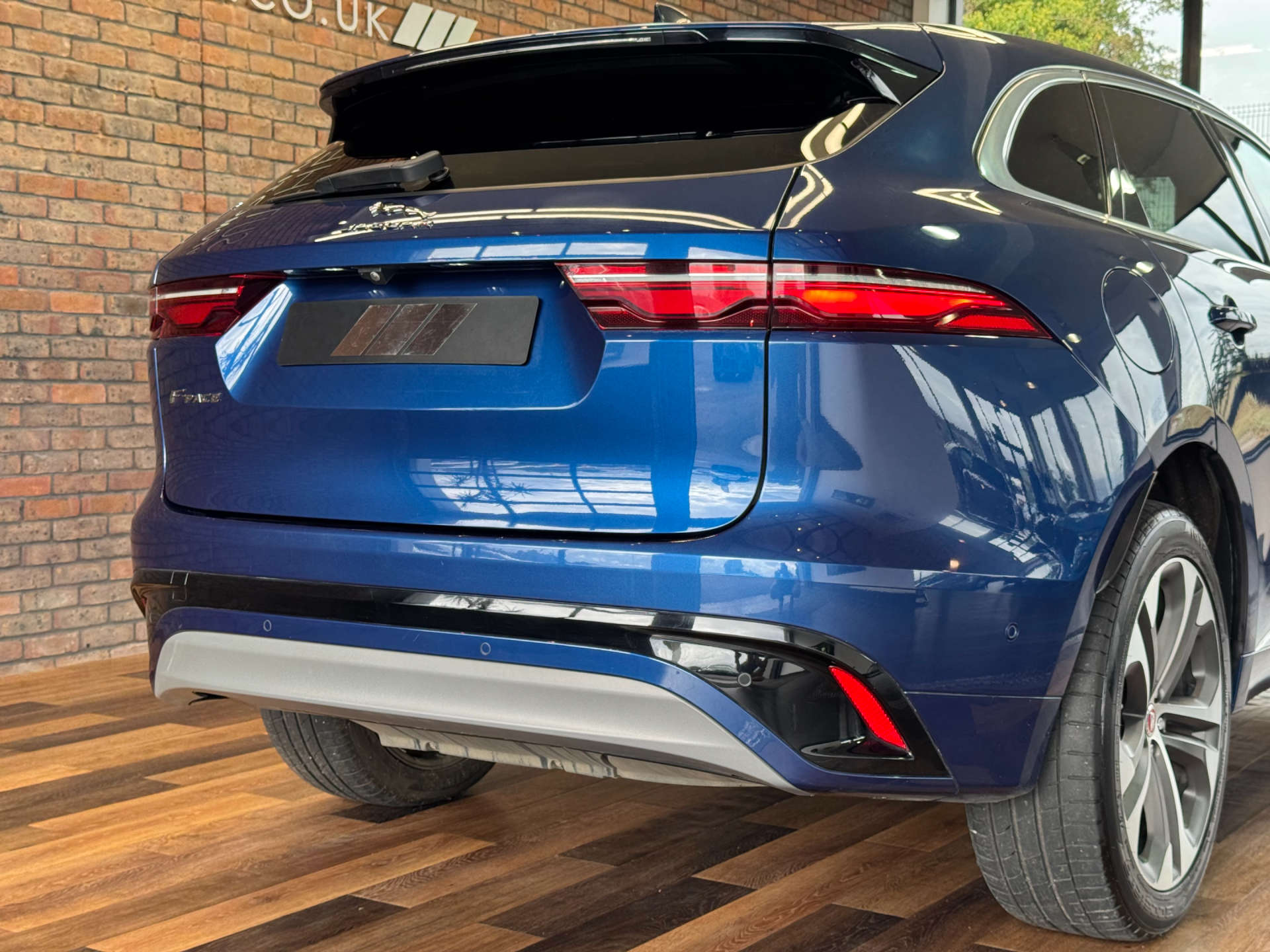 JAGUAR F-PACE 2.0 F-PACE R-Dynamic HSE D MHEV AWD Auto 4WD 5dr #25
