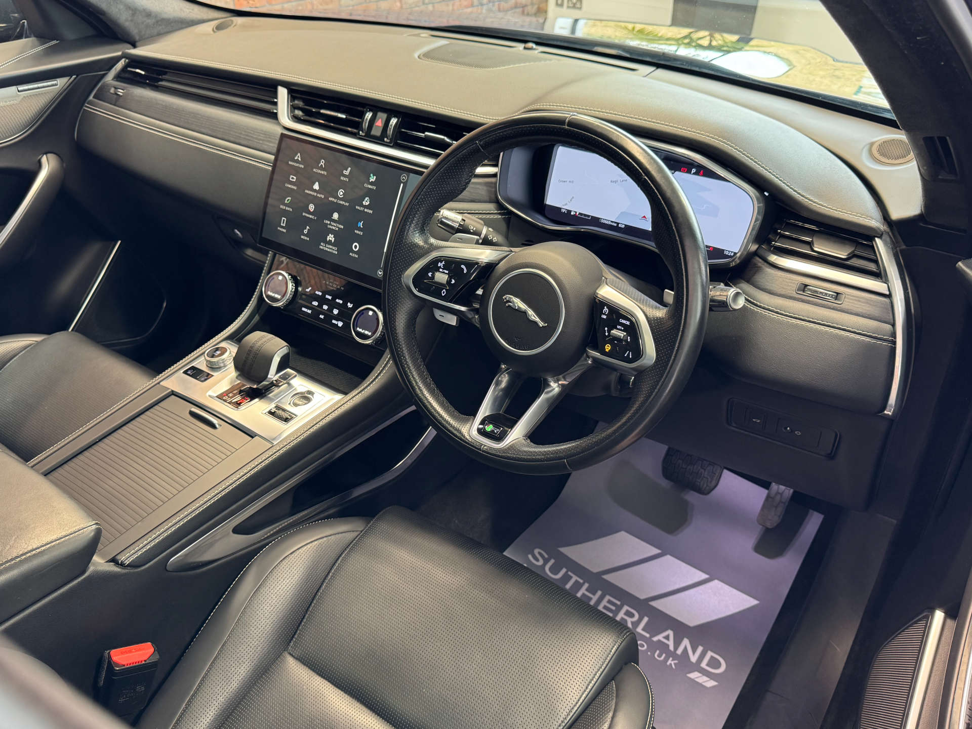 JAGUAR F-PACE 2.0 F-PACE R-Dynamic HSE D MHEV AWD Auto 4WD 5dr #37