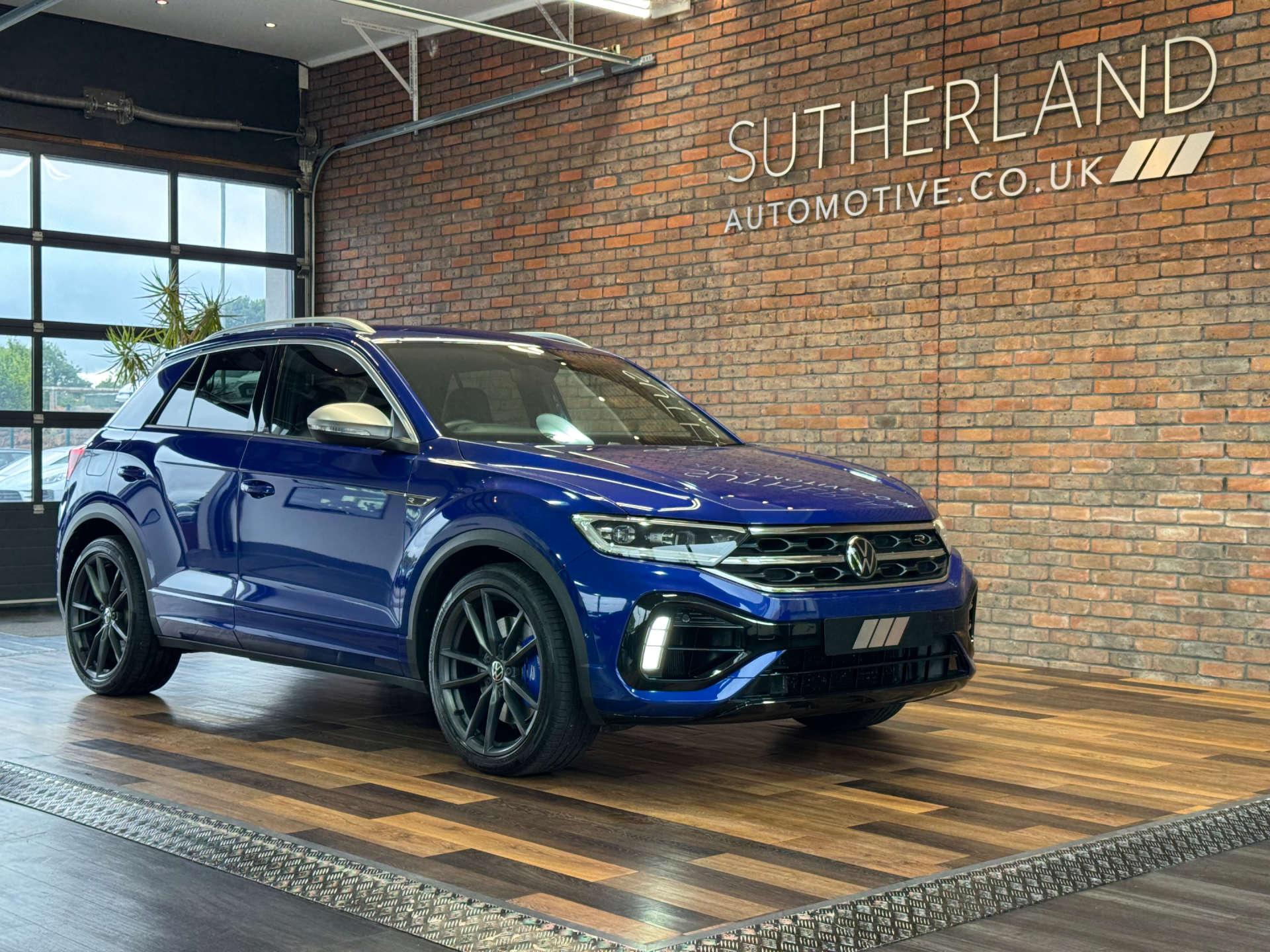 VOLKSWAGEN T-ROC 2.0 T-Roc R TSi 4Motion Semi-Auto 4WD 5dr #4
