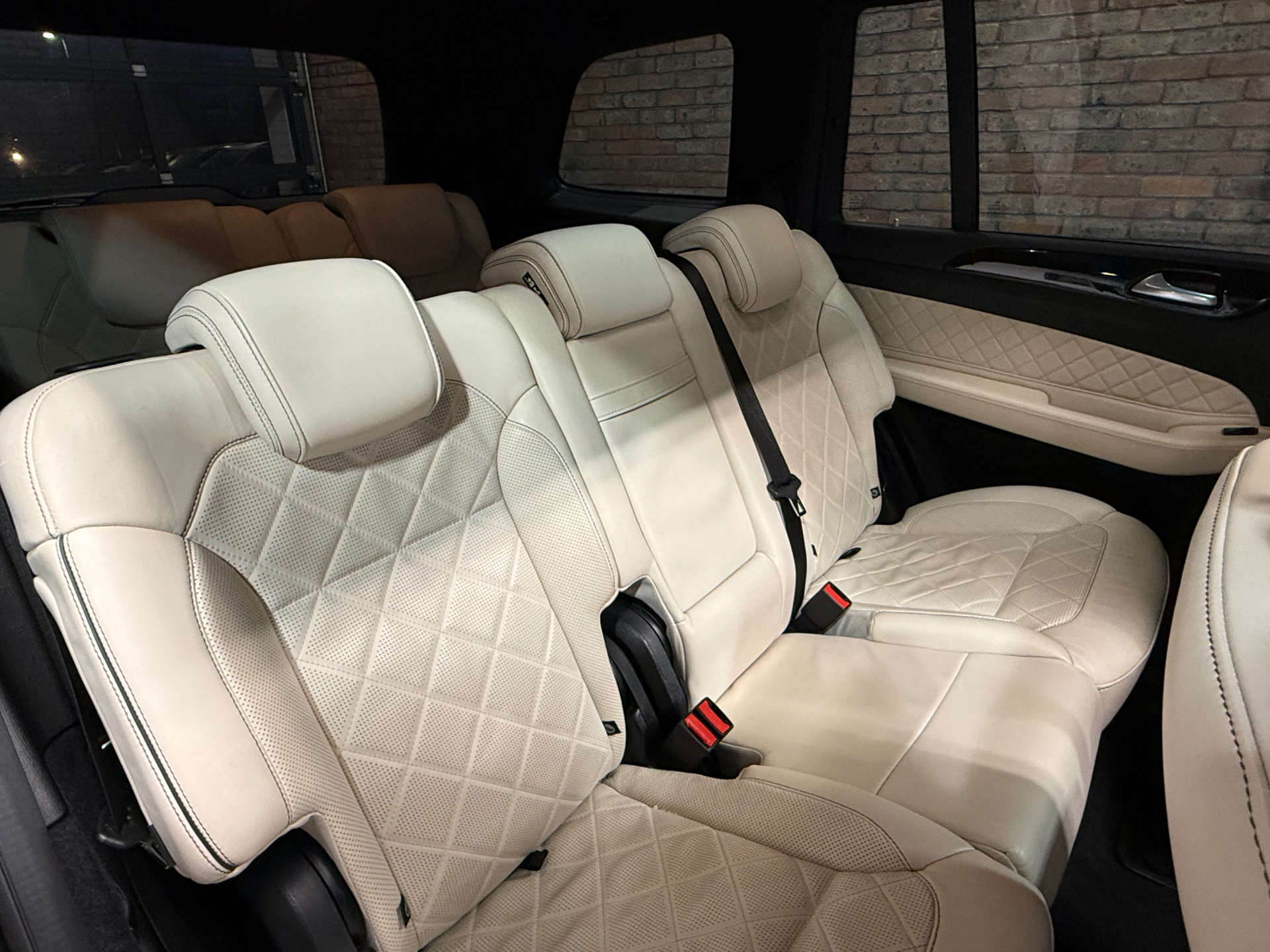 MERCEDES-BENZ GLS 3.0 GLS 350 Grand Edition D 4Matic Auto 4WD 5dr #18