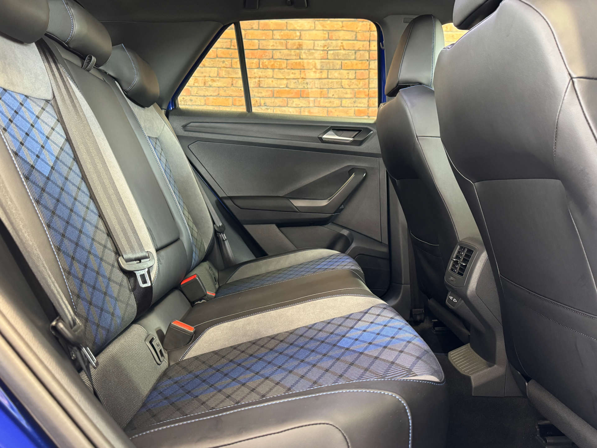 VOLKSWAGEN T-ROC 2.0 T-Roc R TSi 4Motion Semi-Auto 4WD 5dr #25
