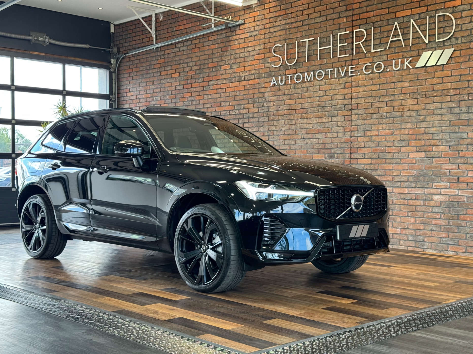 VOLVO XC60 2.0 XC60 R-Design Pro B4 MHEV AWD Auto 4WD 5dr #4