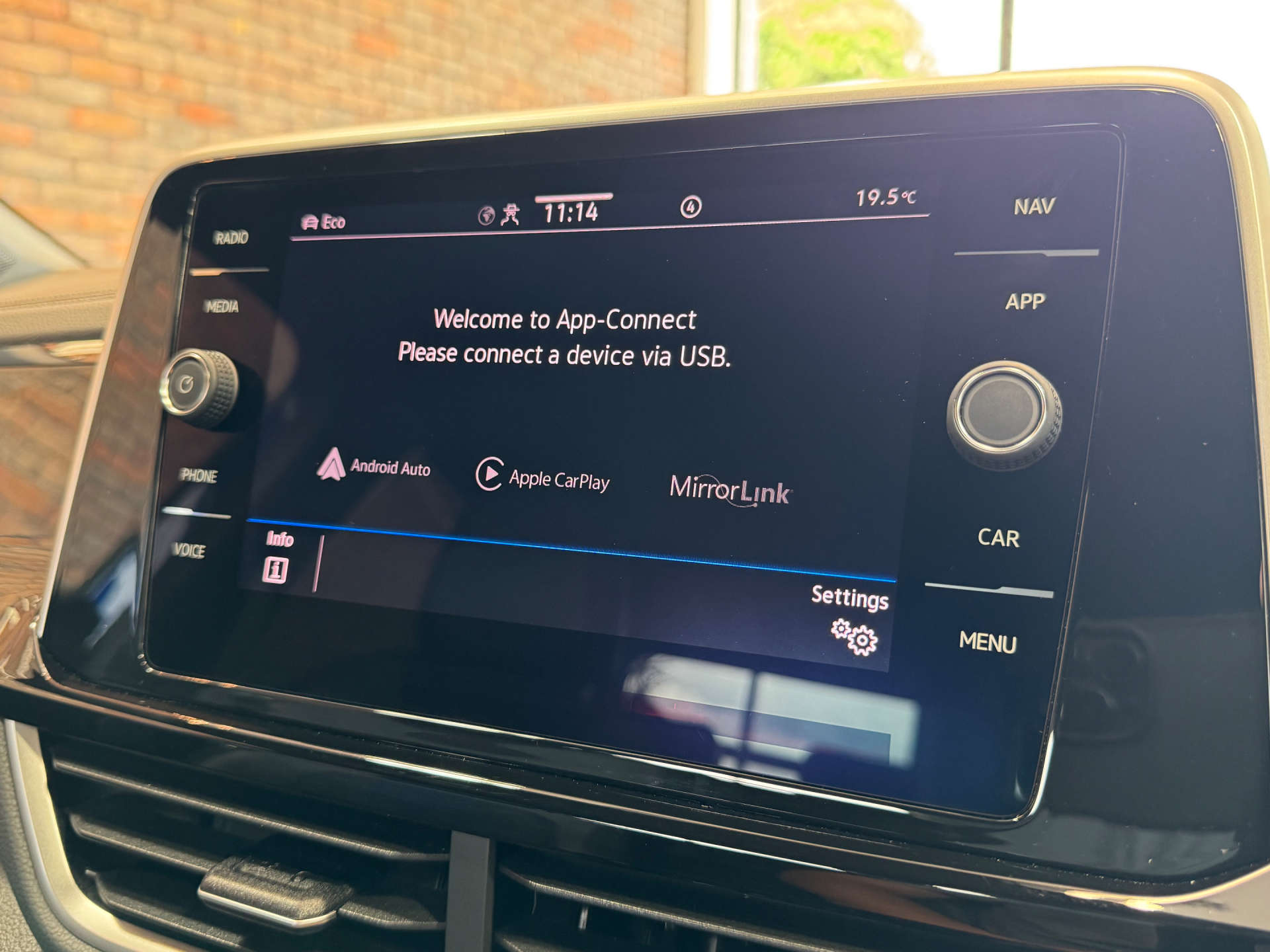 VOLKSWAGEN T-ROC 2.0 T-Roc R TSi 4Motion Semi-Auto 4WD 5dr #40