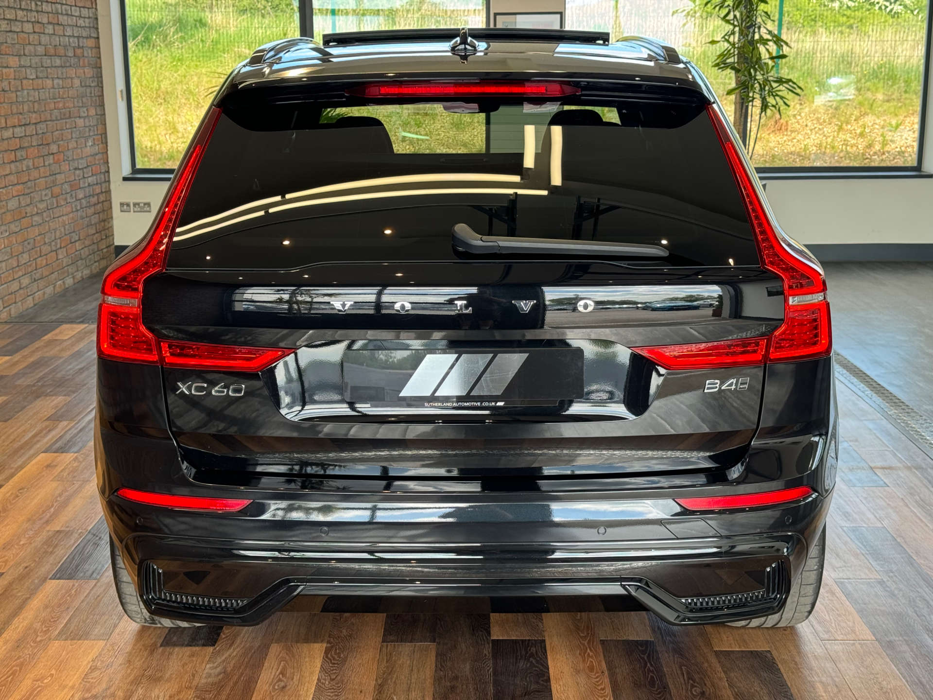 VOLVO XC60 2.0 XC60 R-Design Pro B4 MHEV AWD Auto 4WD 5dr #8