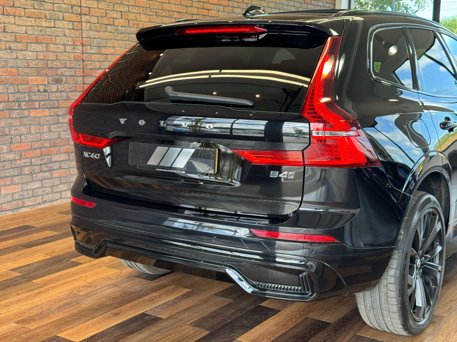 VOLVO XC60 2.0 XC60 R-Design Pro B4 MHEV AWD Auto 4WD 5dr #17