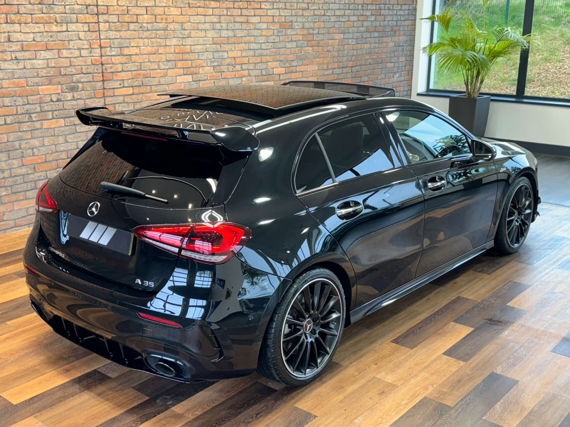MERCEDES-BENZ A-CLASS 2.0 AMG A 35 4Matic Premium+ Auto 4WD 5dr #9
