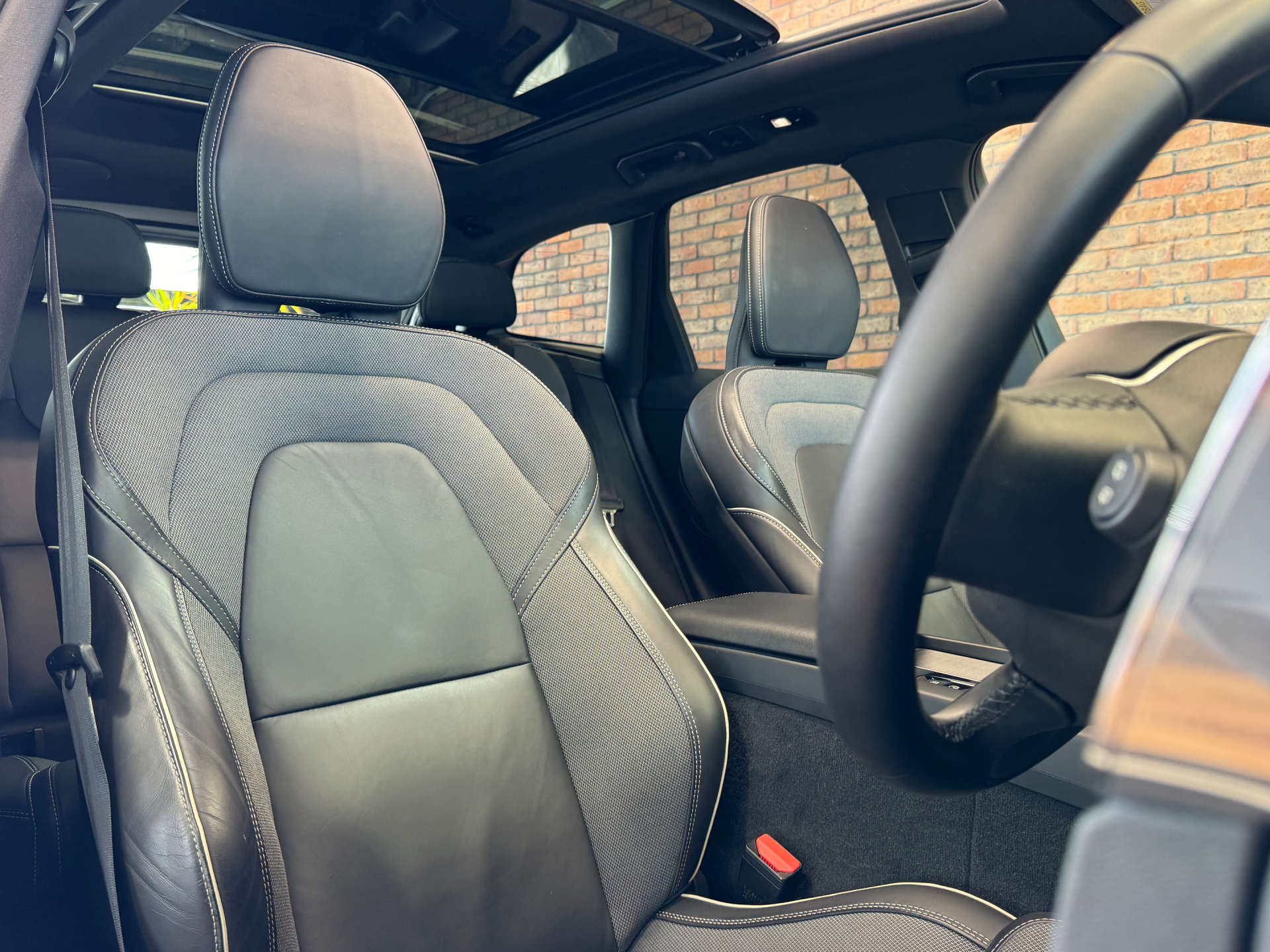 VOLVO XC60 2.0 XC60 R-Design Pro B4 MHEV AWD Auto 4WD 5dr #31