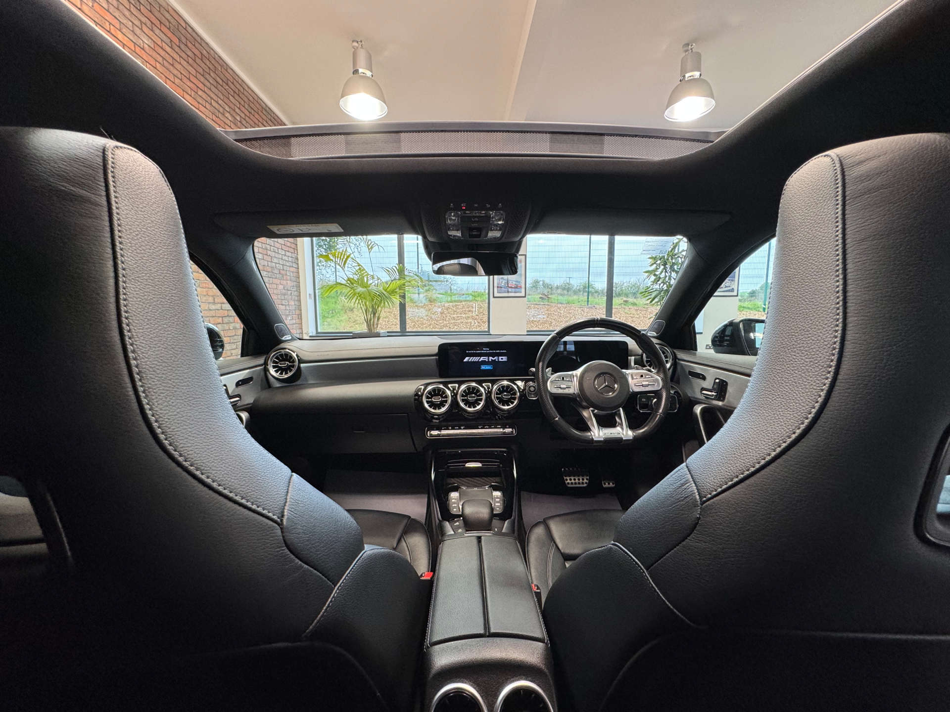 MERCEDES-BENZ A-CLASS 2.0 AMG A 35 4Matic Premium+ Auto 4WD 5dr #25
