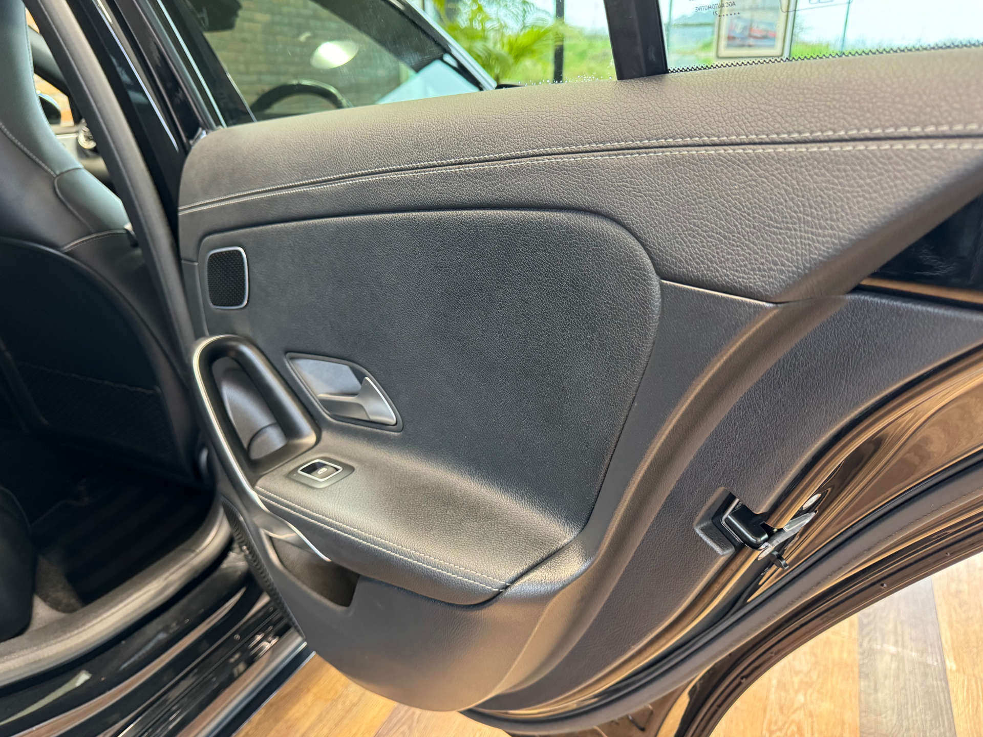 MERCEDES-BENZ A-CLASS 2.0 AMG A 35 4Matic Premium+ Auto 4WD 5dr #28