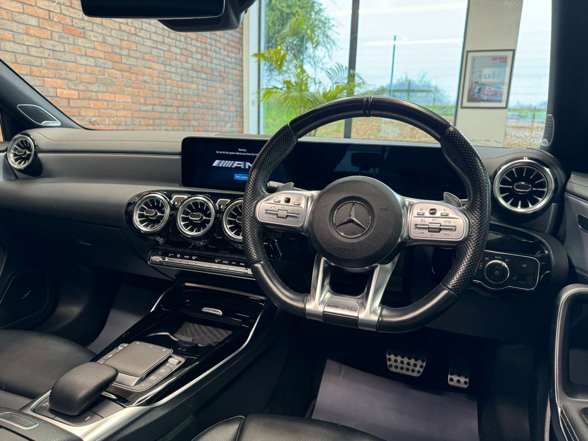 MERCEDES-BENZ A-CLASS 2.0 AMG A 35 4Matic Premium+ Auto 4WD 5dr #29