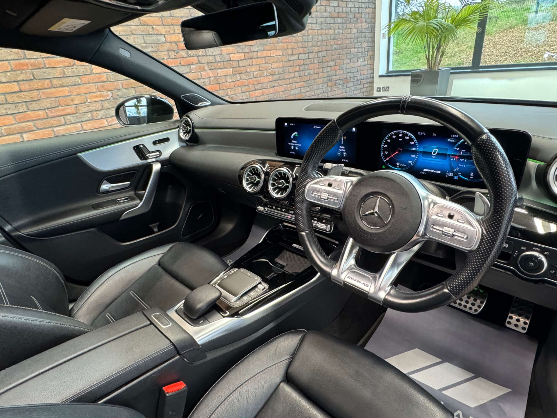 MERCEDES-BENZ A-CLASS 2.0 AMG A 35 4Matic Premium+ Auto 4WD 5dr #31