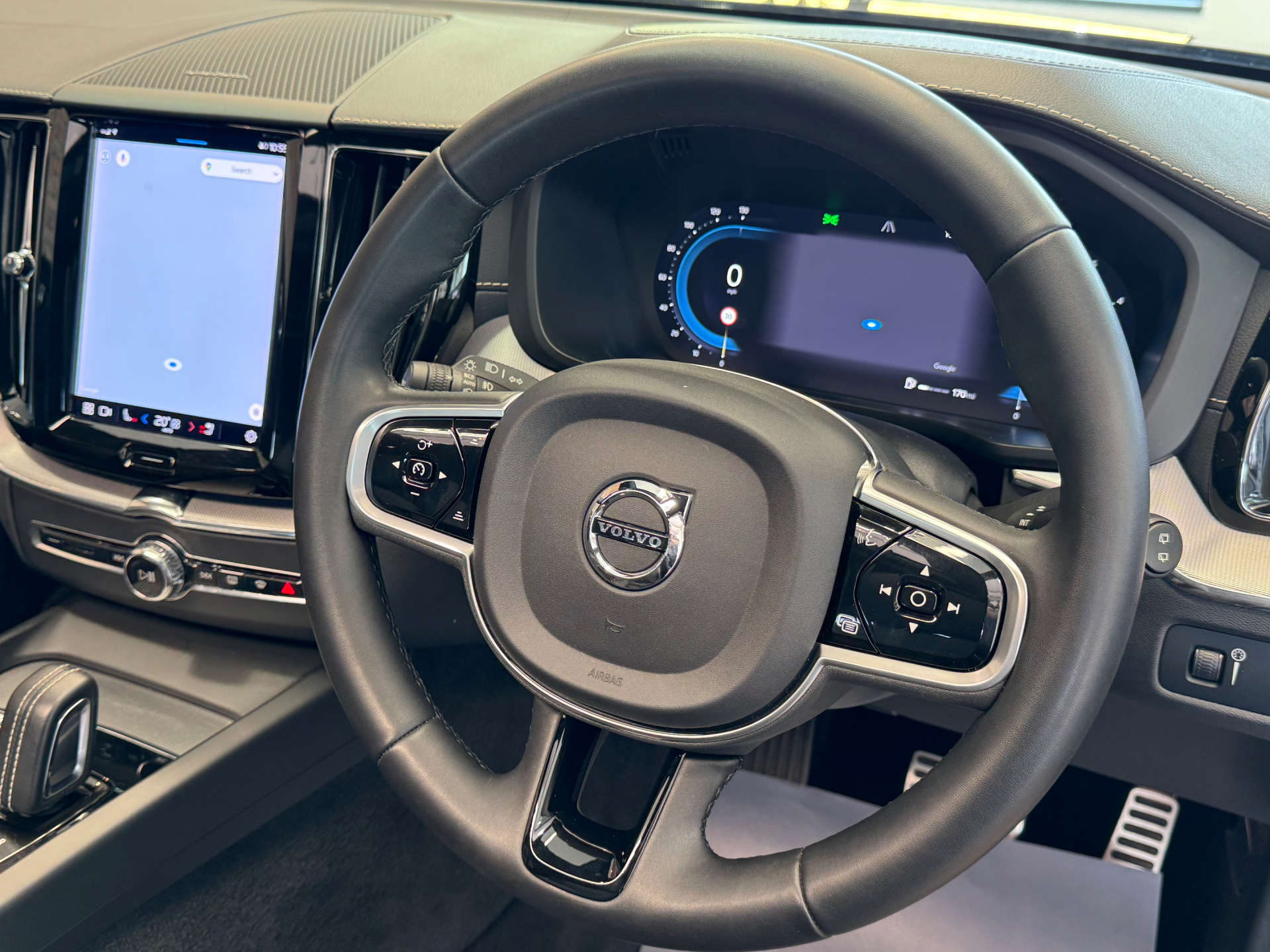 VOLVO XC60 2.0 XC60 R-Design Pro B4 MHEV AWD Auto 4WD 5dr #49