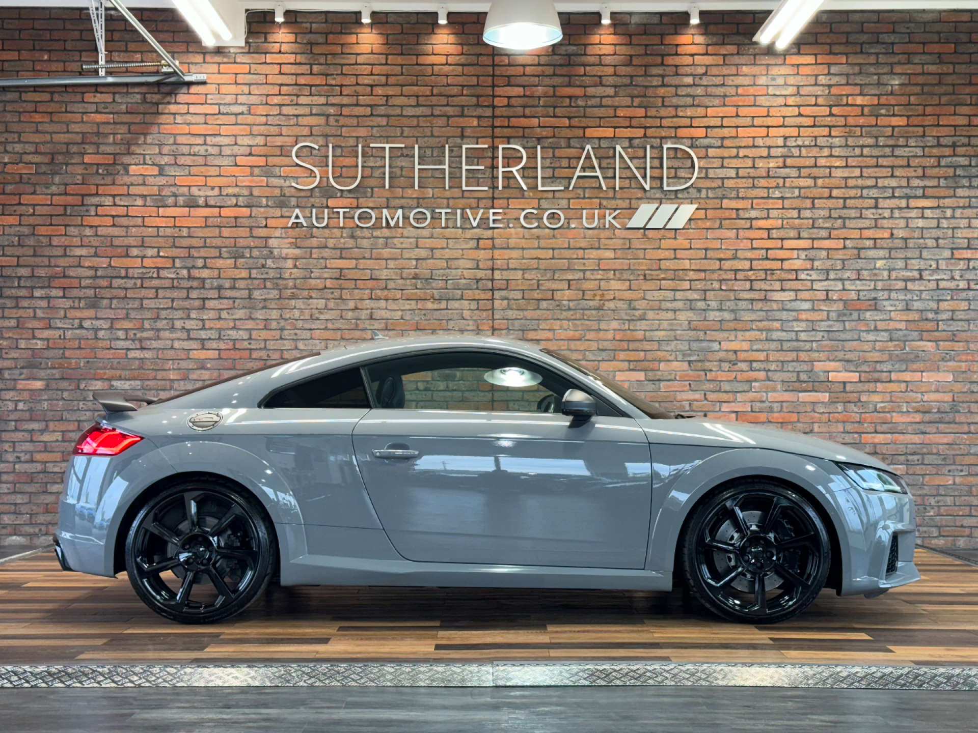 AUDI TT 2.5 TT RS TFSI Quattro Semi-Auto 4WD 3dr #2