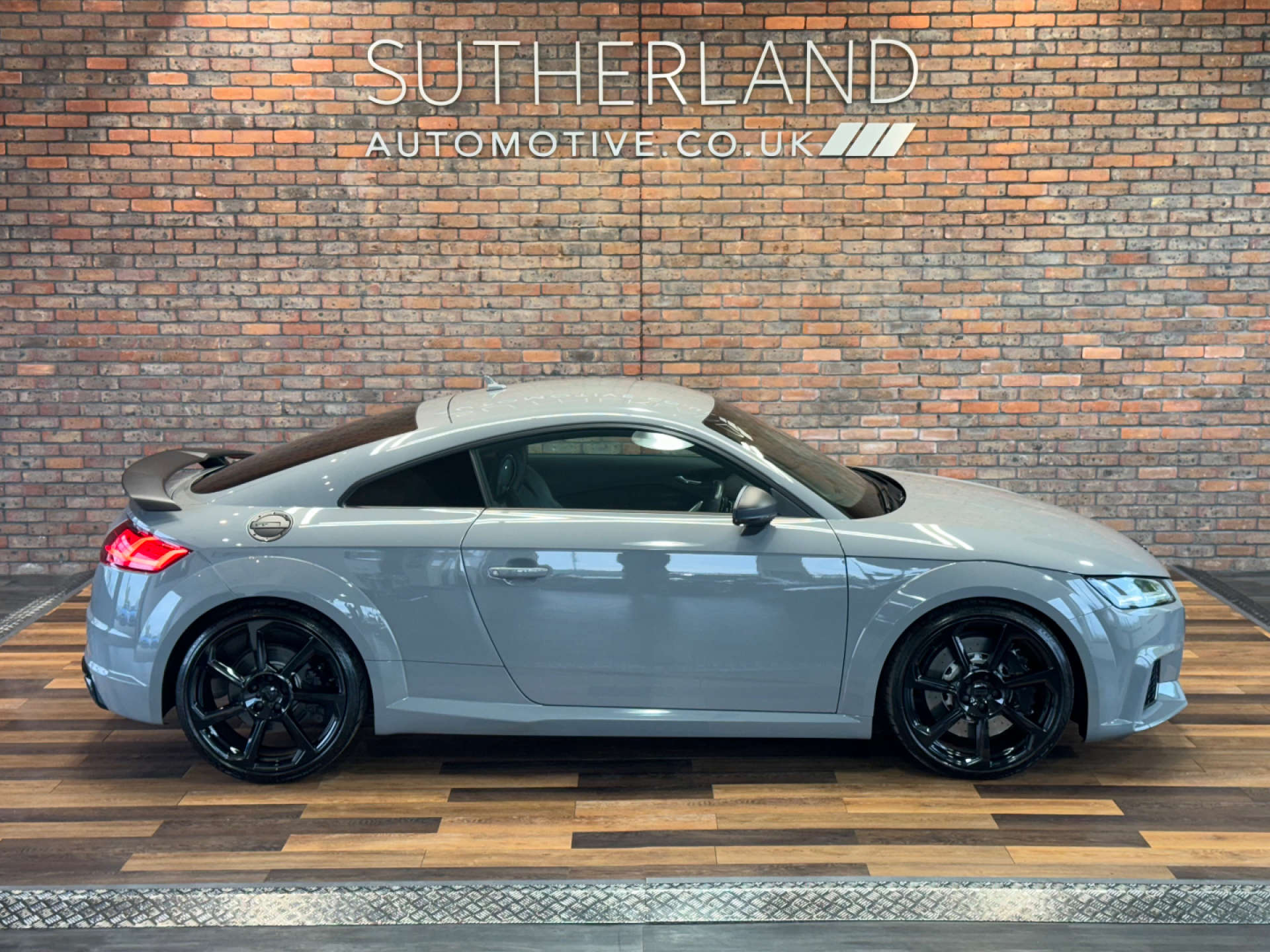 AUDI TT 2.5 TT RS TFSI Quattro Semi-Auto 4WD 3dr #3