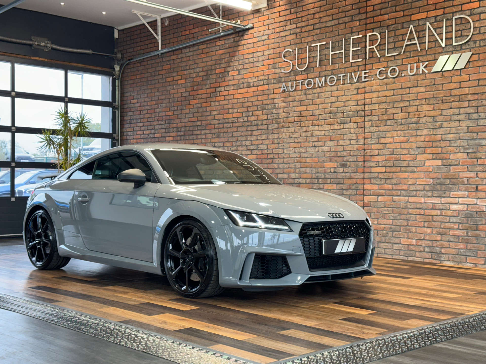 AUDI TT 2.5 TT RS TFSI Quattro Semi-Auto 4WD 3dr #4