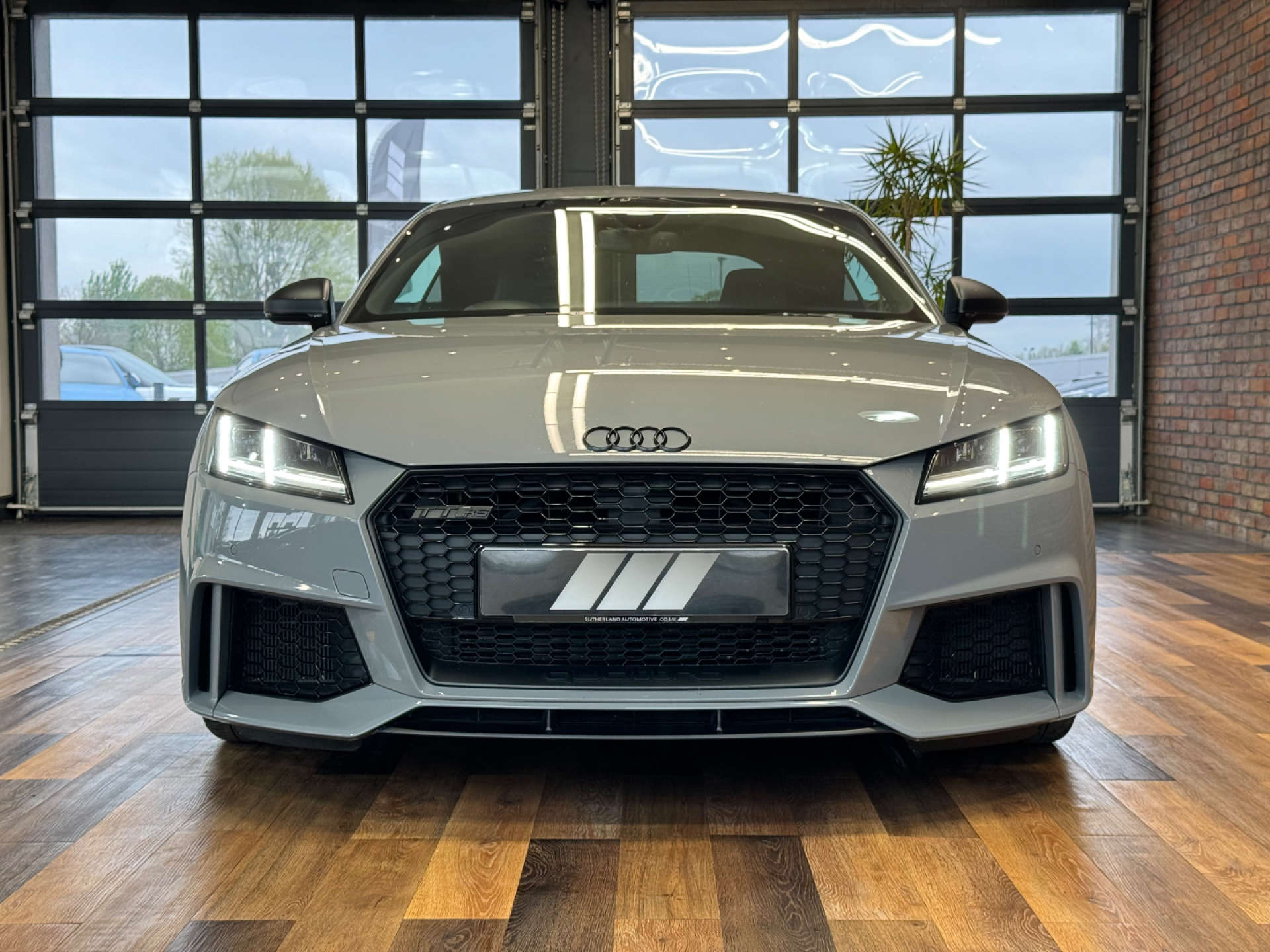 AUDI TT 2.5 TT RS TFSI Quattro Semi-Auto 4WD 3dr #9