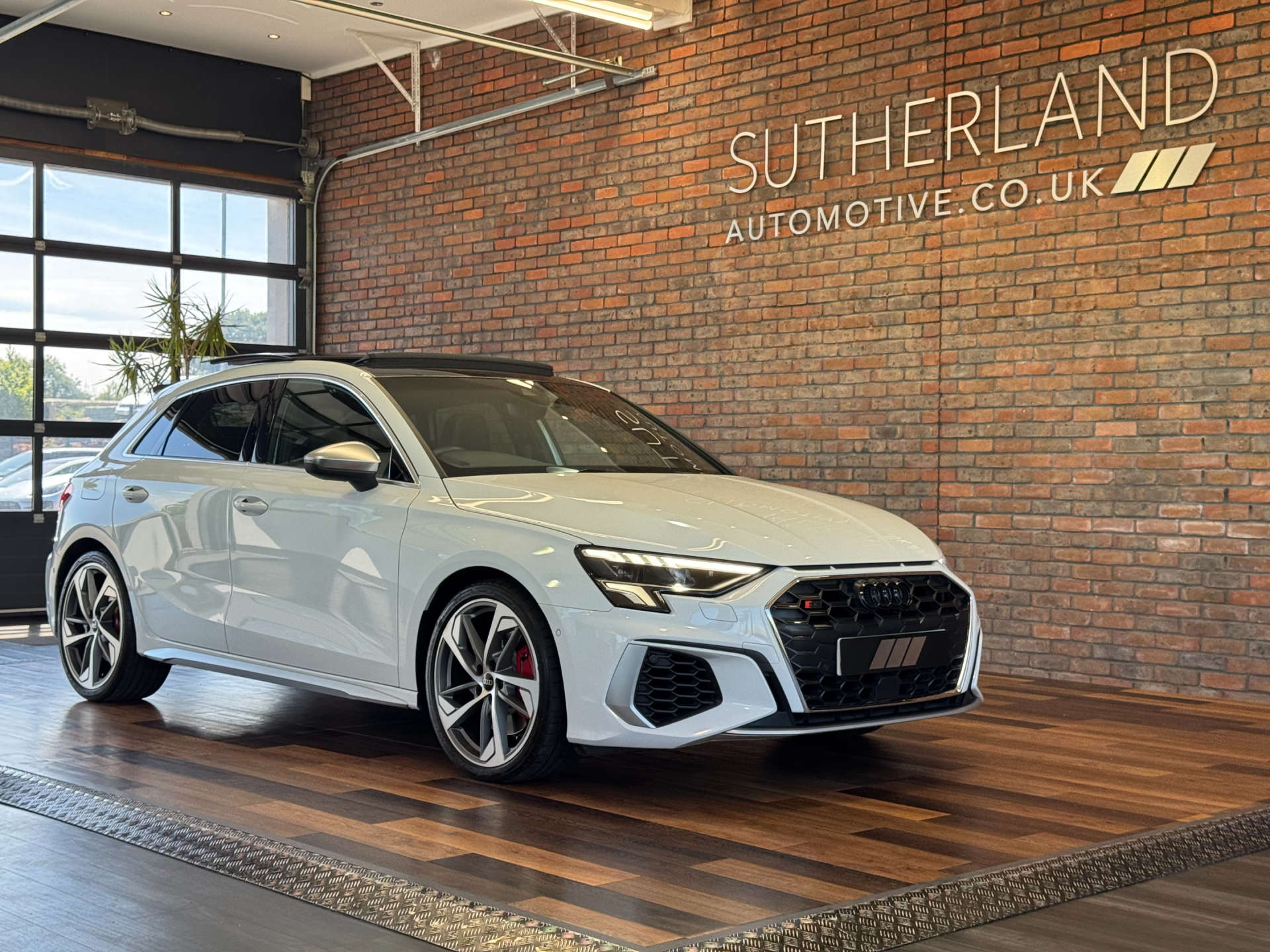 AUDI A3 2.0 S3 Sportback TFSI Quattro Semi-Auto 4WD 5dr #4