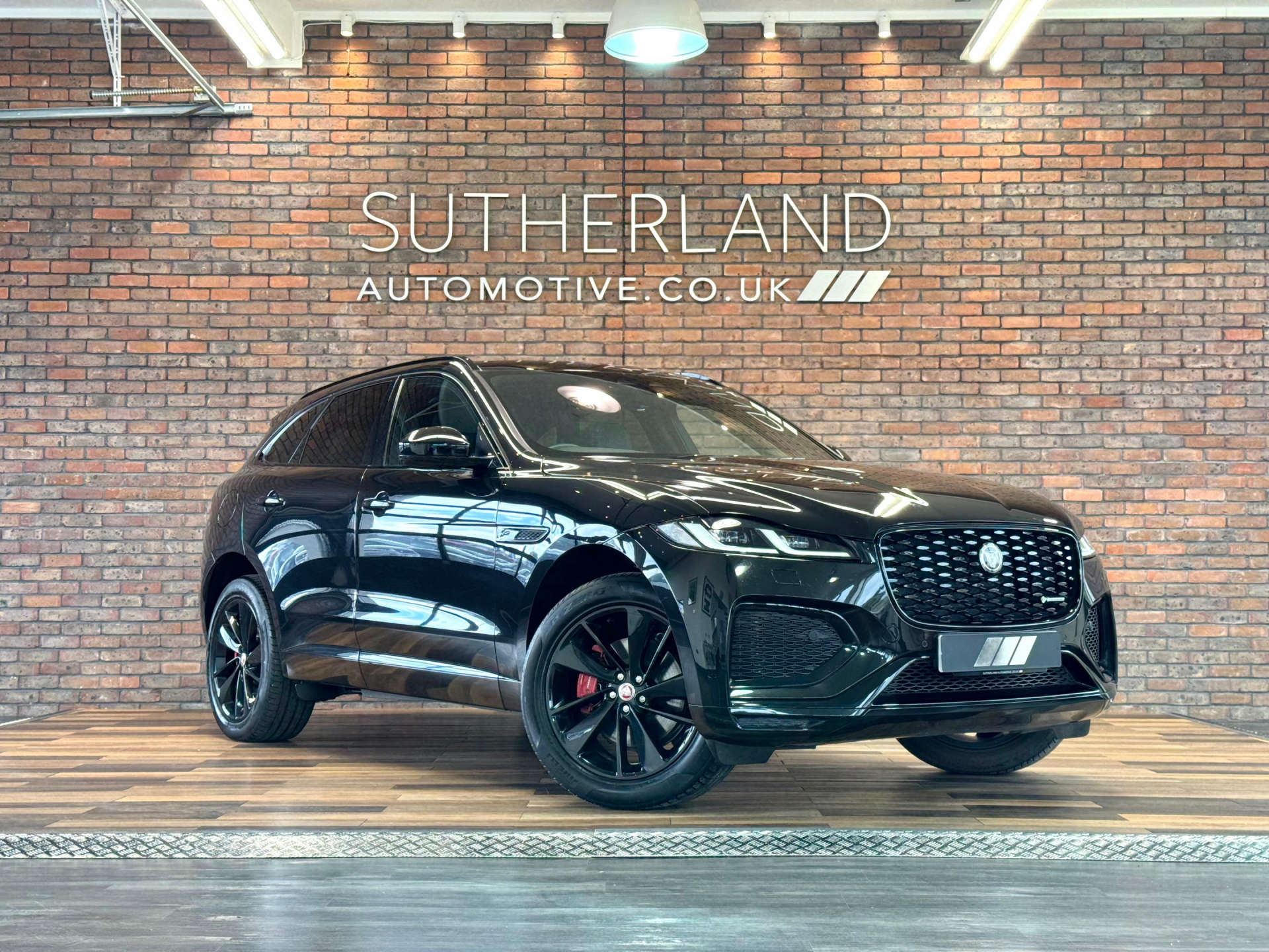 2022 Jaguar F-PACE — photo 1 of 5