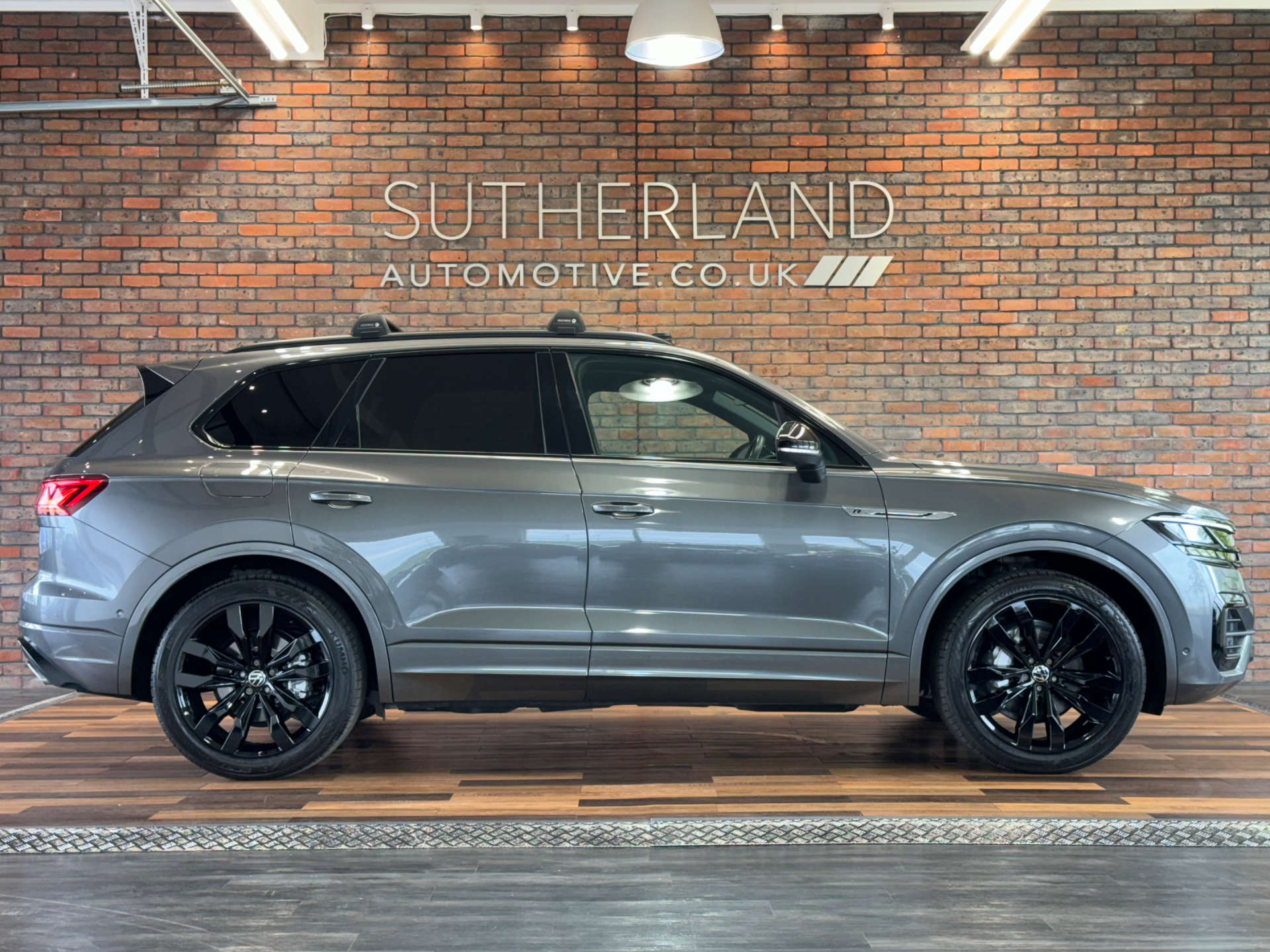 VOLKSWAGEN TOUAREG 3.0 Touareg V6 Black Edition TDI Auto 4WD 5dr #2