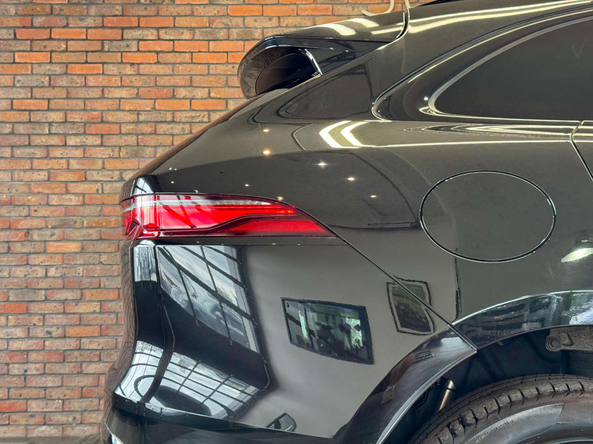 2022 Jaguar F-Pace thumbnail 18