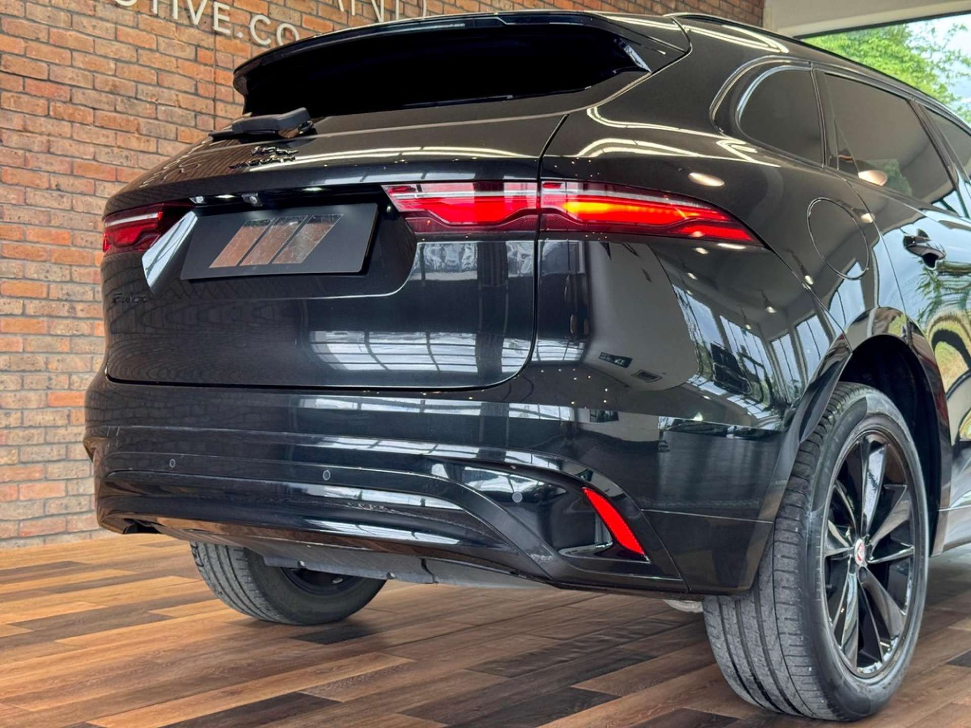 2022 Jaguar F-Pace thumbnail 19