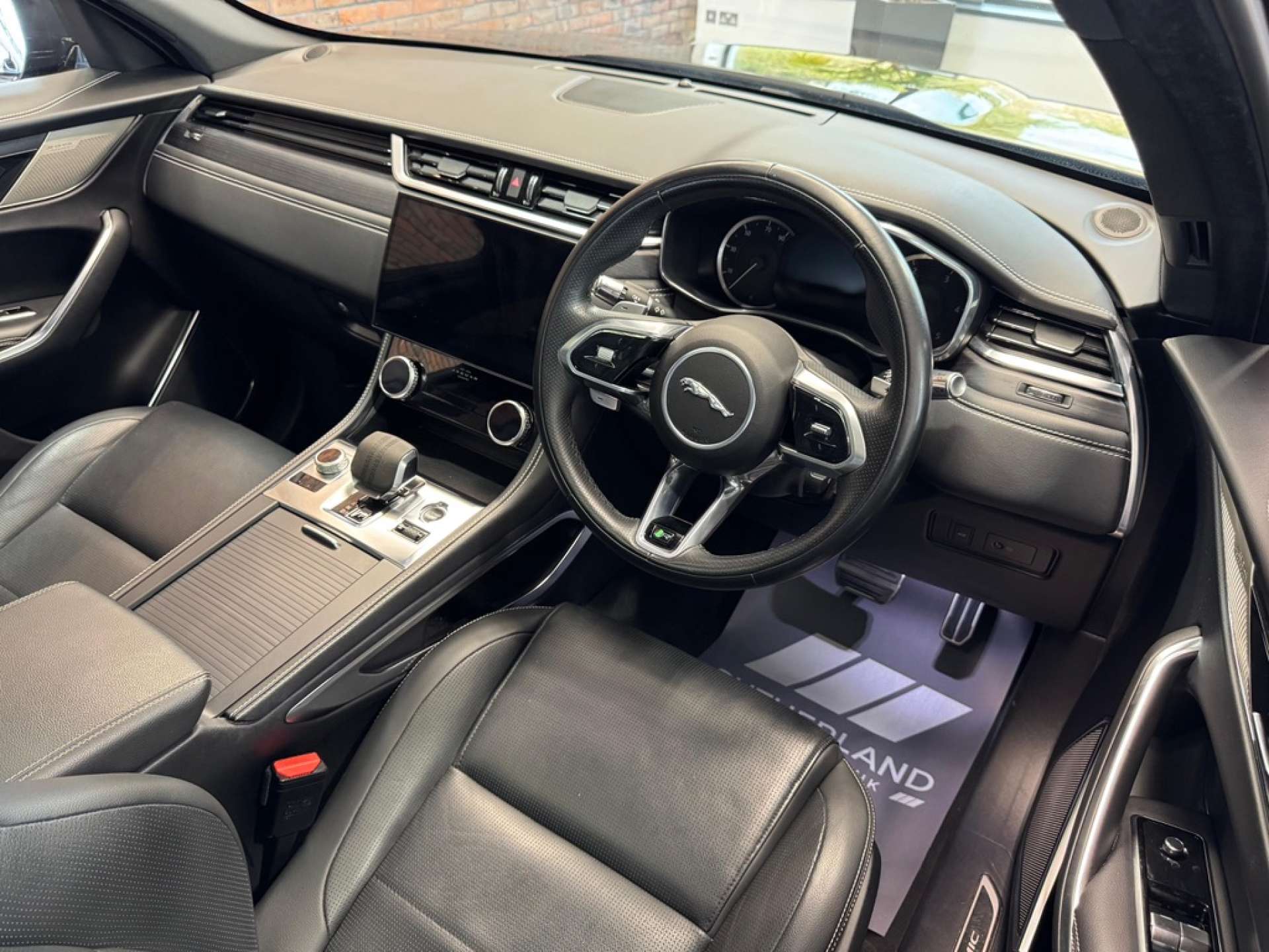 JAGUAR F-PACE 2.0 F-Pace R-Dynamic Black D MHEV AWD Auto 4WD 5dr #28