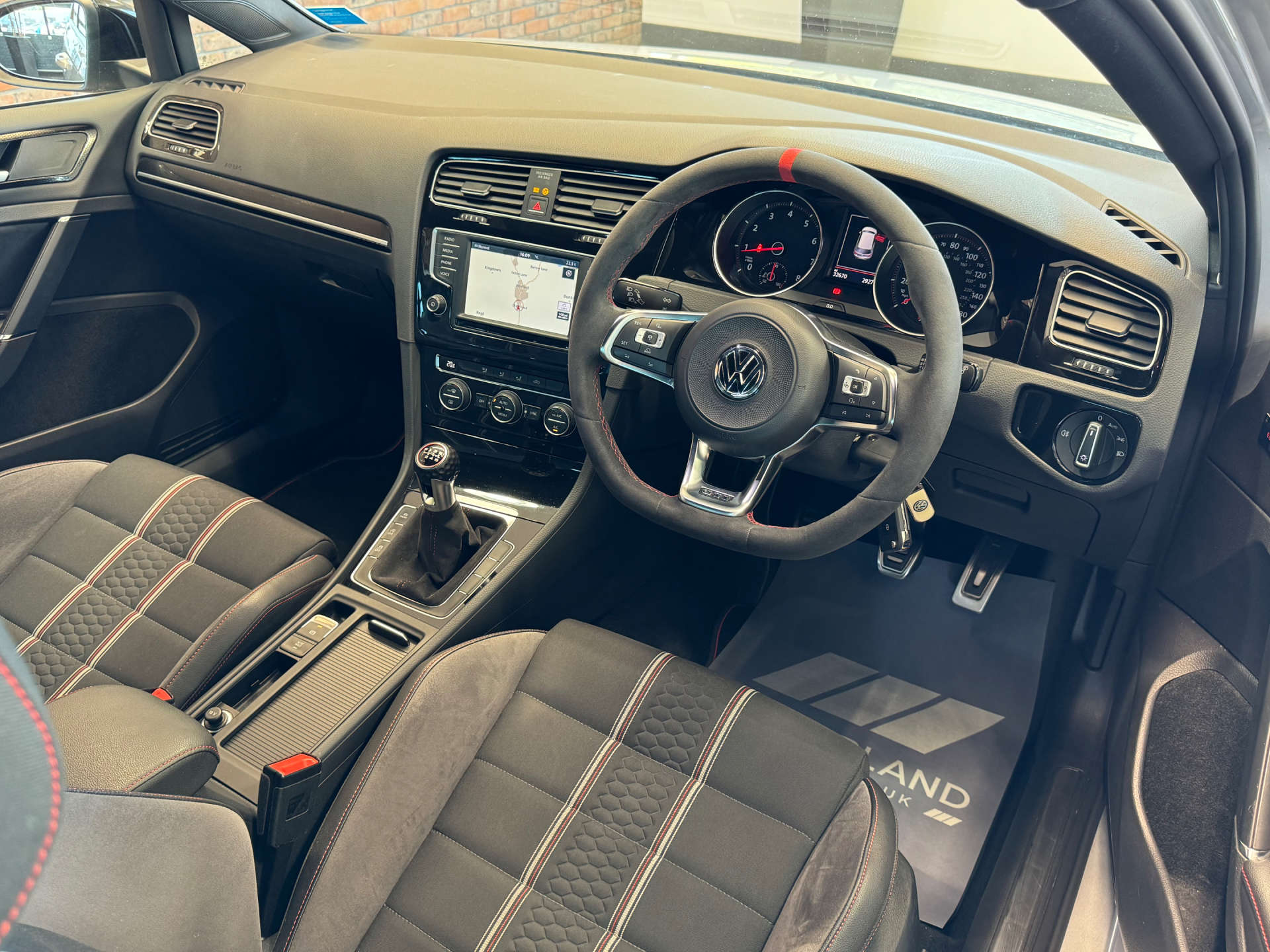 VOLKSWAGEN GOLF 2.0 Golf GTi Clubsport Edition 40 3dr #26