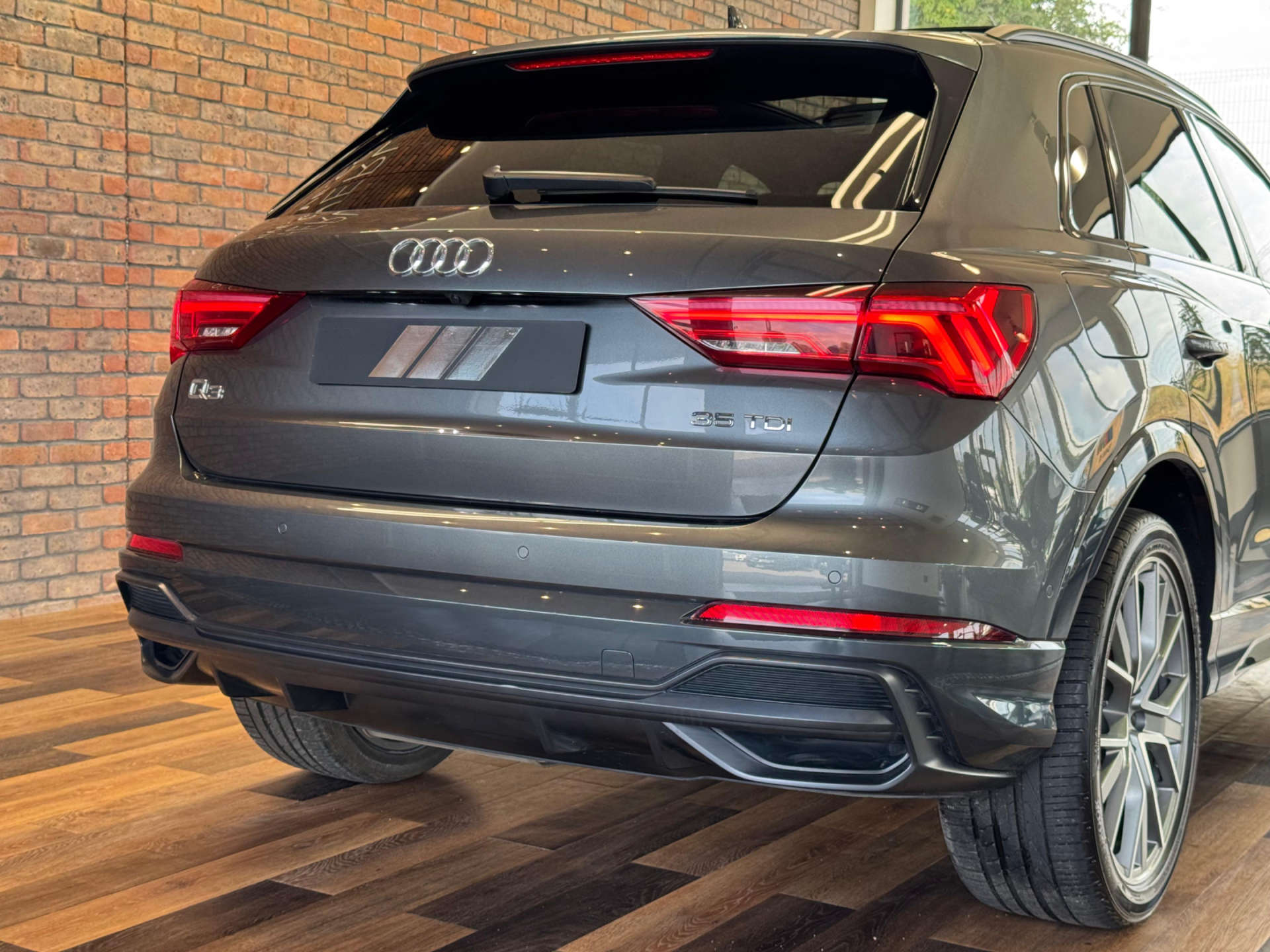 AUDI Q3 2.0 Q3 Vorsprung 35 TDI Semi-Auto 5dr #18