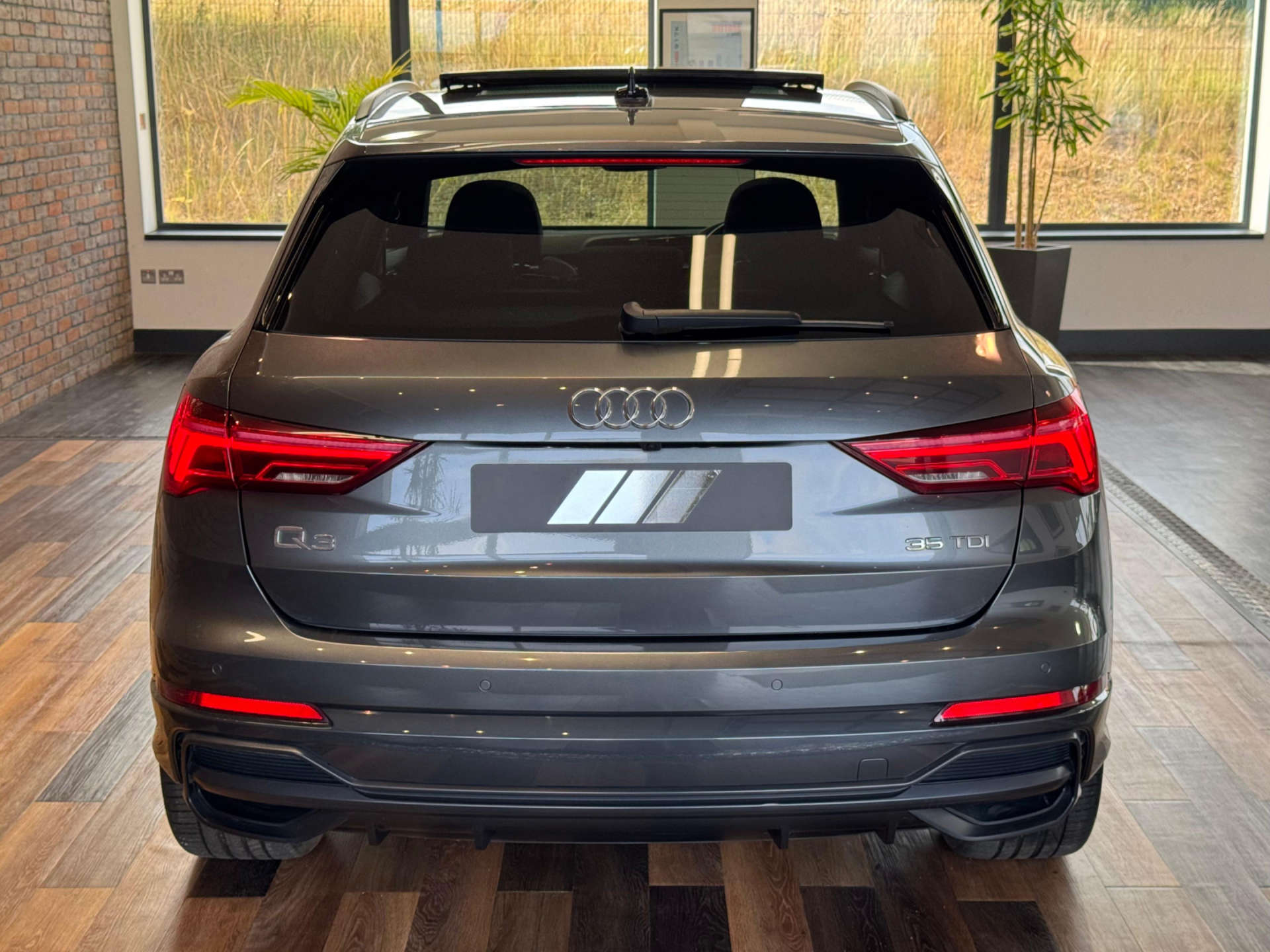 AUDI Q3 2.0 Q3 Vorsprung 35 TDI Semi-Auto 5dr #22