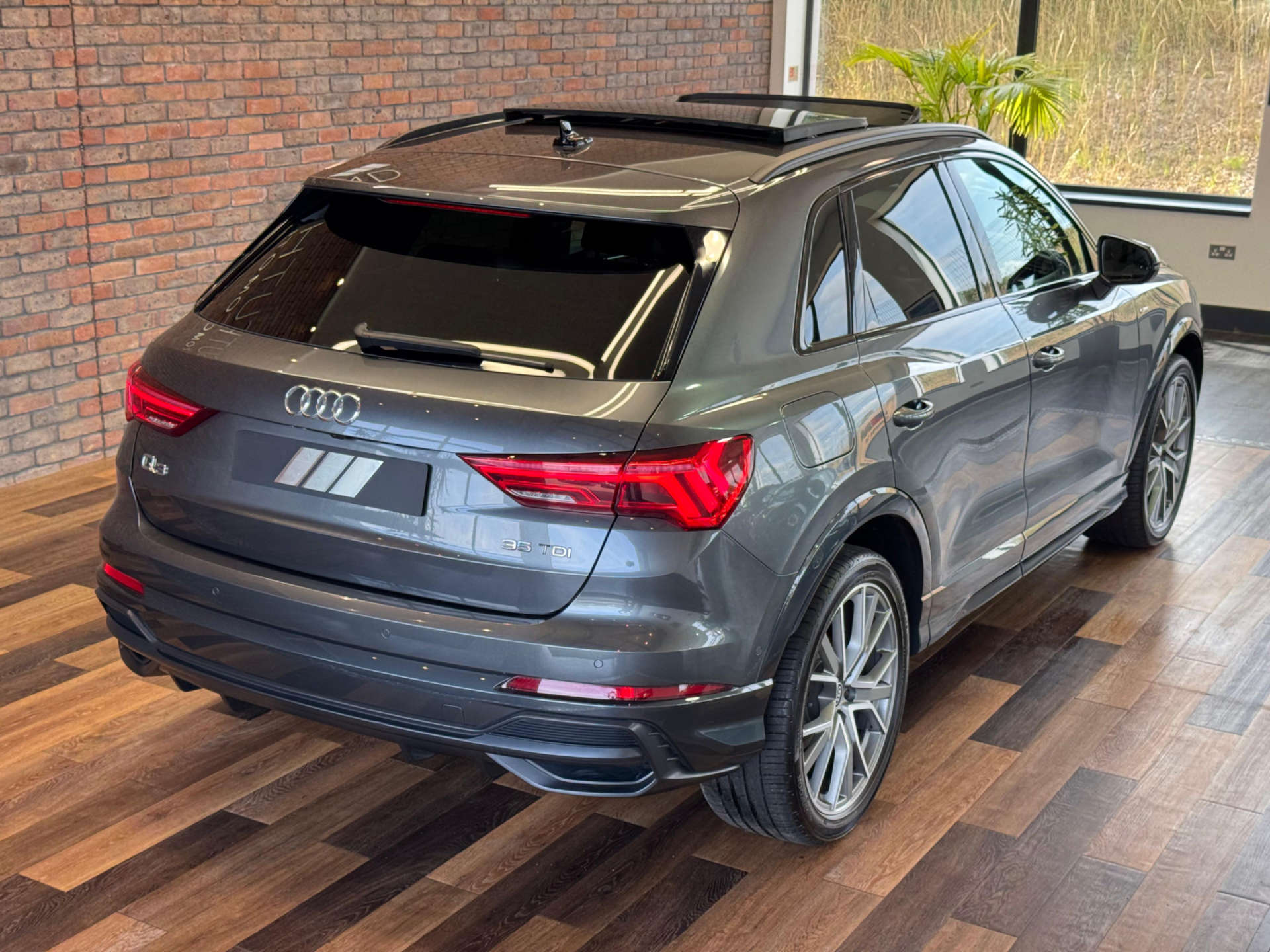 AUDI Q3 2.0 Q3 Vorsprung 35 TDI Semi-Auto 5dr #23