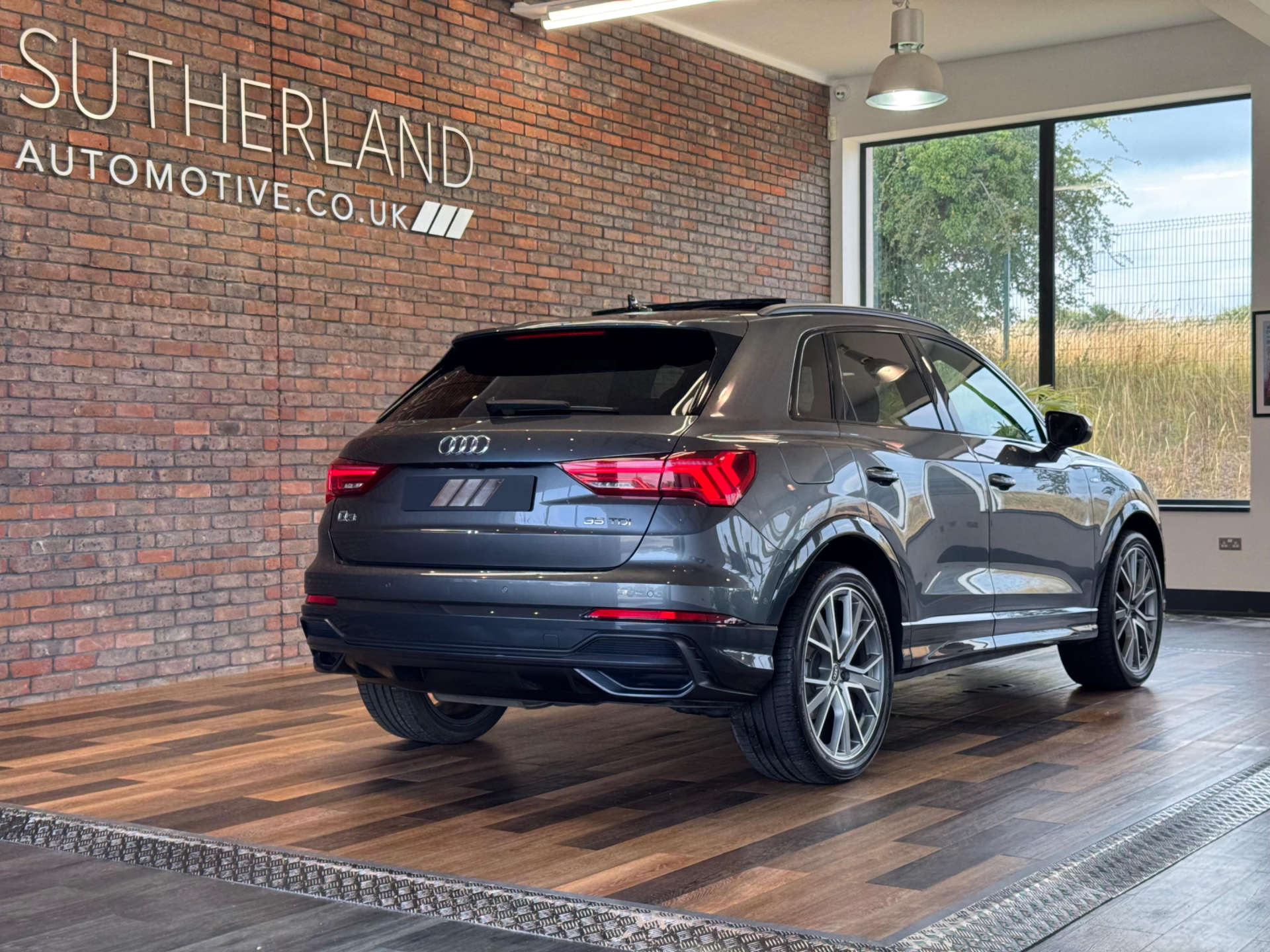 AUDI Q3 2.0 Q3 Vorsprung 35 TDI Semi-Auto 5dr #24