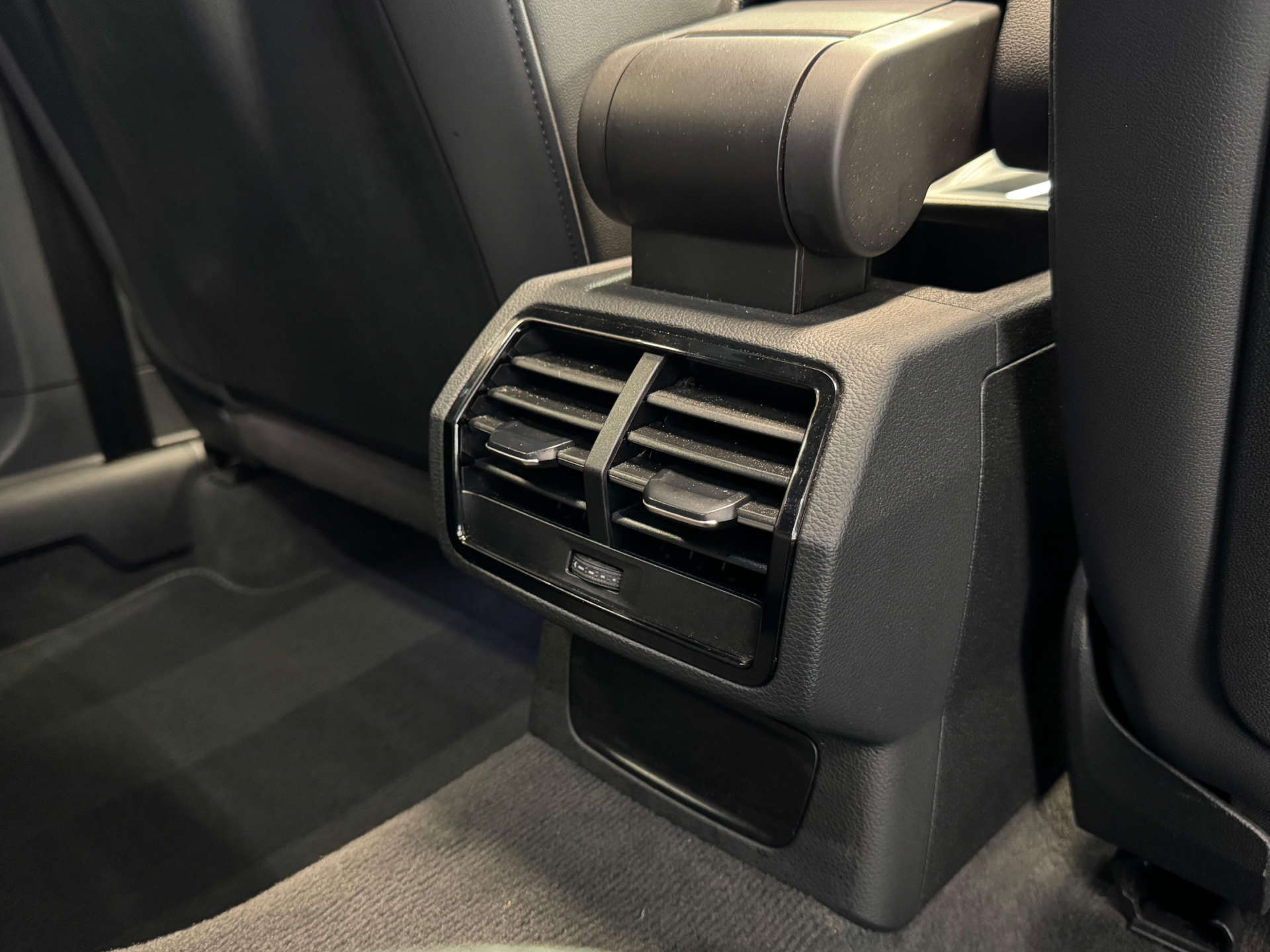 AUDI Q3 2.0 Q3 Vorsprung 35 TDI Semi-Auto 5dr #36
