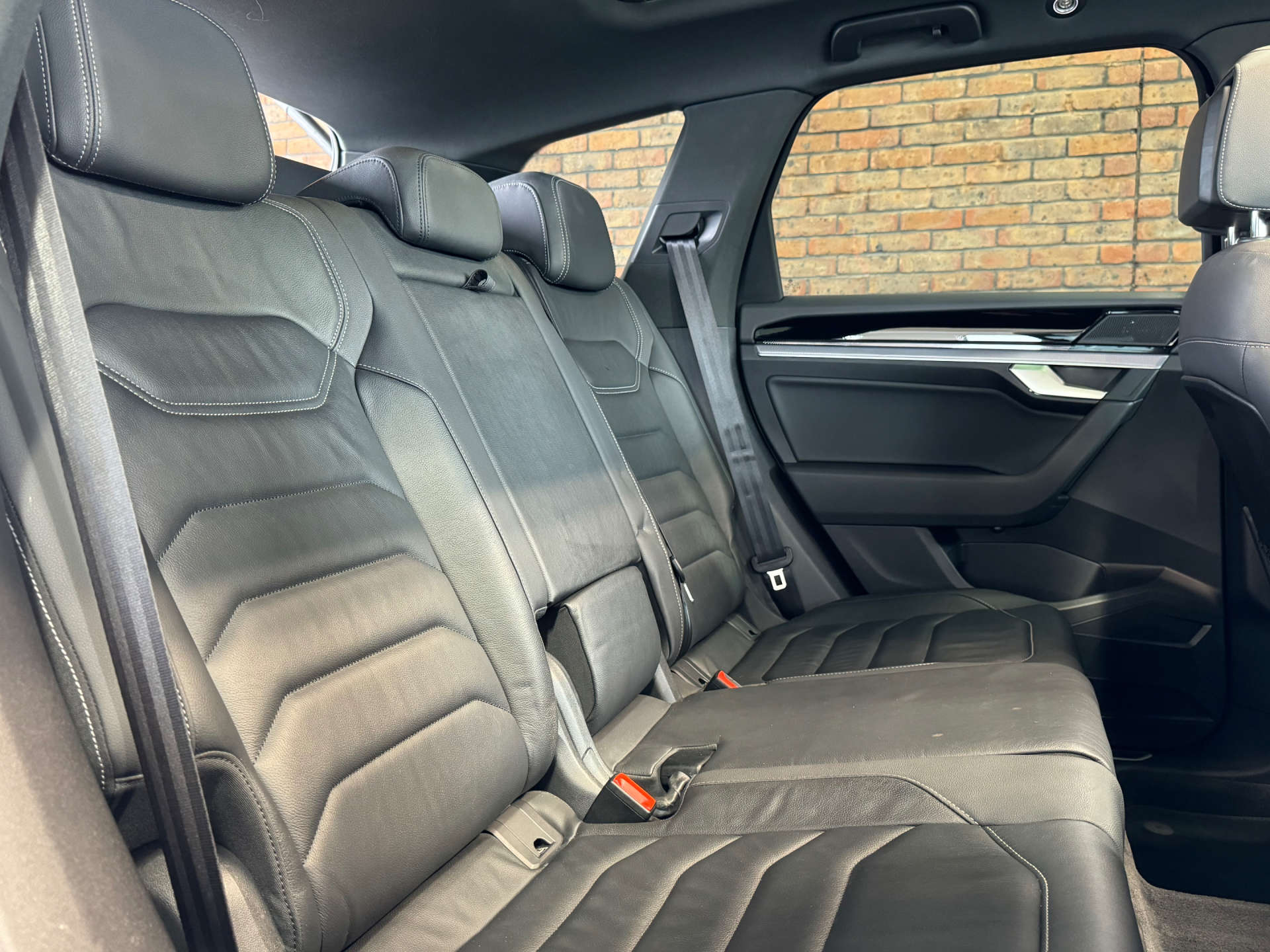 VOLKSWAGEN TOUAREG 3.0 Touareg V6 Black Edition TDI Auto 4WD 5dr #27