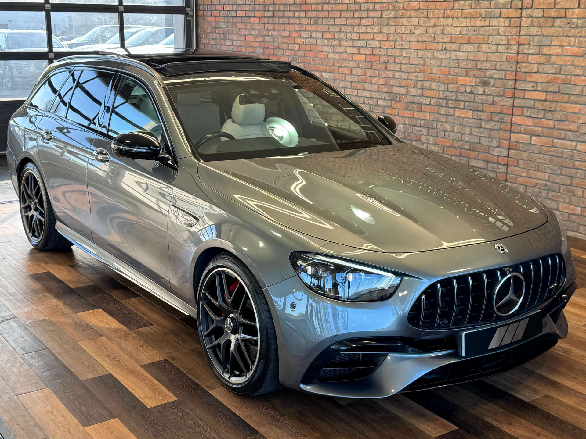 MERCEDES-BENZ E-CLASS 4.0 AMG E 63 S Night Edition Premium+ 4Matic+ Auto 4WD 5dr #4